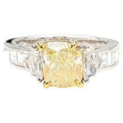 GIA Certified Natural Light Yellow Cushion Diamond 4,79 Karat TW Platin Ring
