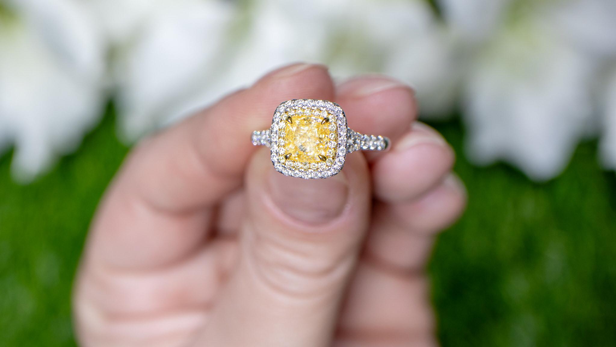 GIA Certified Natural Light Yellow Diamond Engagement Ring 1.72 Carats 18K Gold In Excellent Condition For Sale In Laguna Niguel, CA