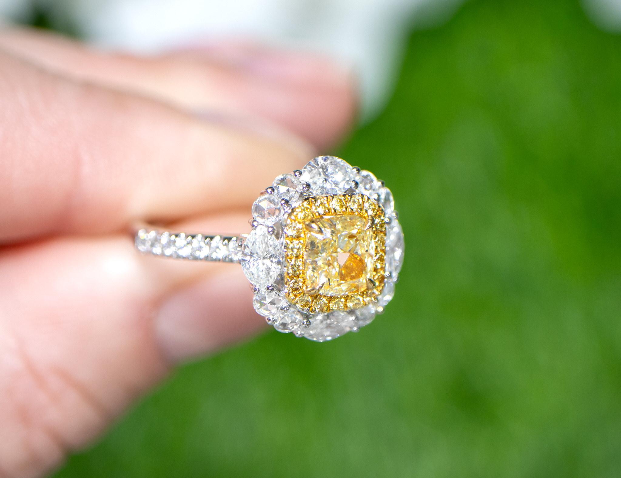 Women's or Men's GIA Certified Natural Light Yellow Diamond Engagement Ring 2.04 Carats 18K For Sale
