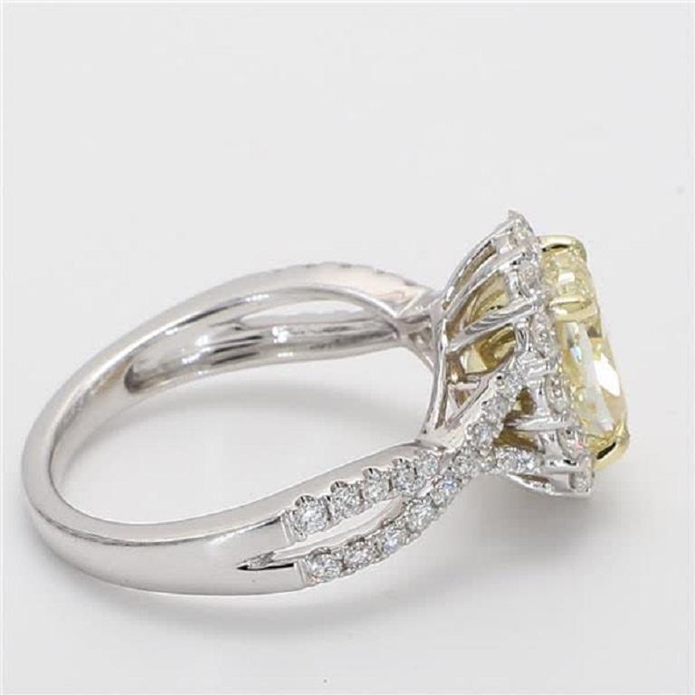 GIA Certified Natural Yellow Oval and White Diamond 2.93 Carat TW Gold Ring In New Condition In New York, NY