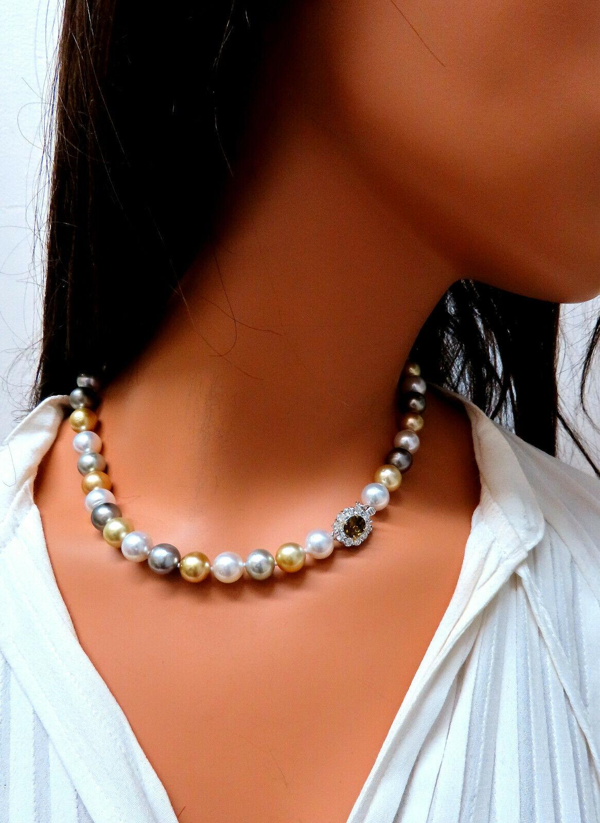 Taille ovale Collier de perles d'eau salée multicolores naturelles de Tahiti 14 carats certifiées par le GIA en vente