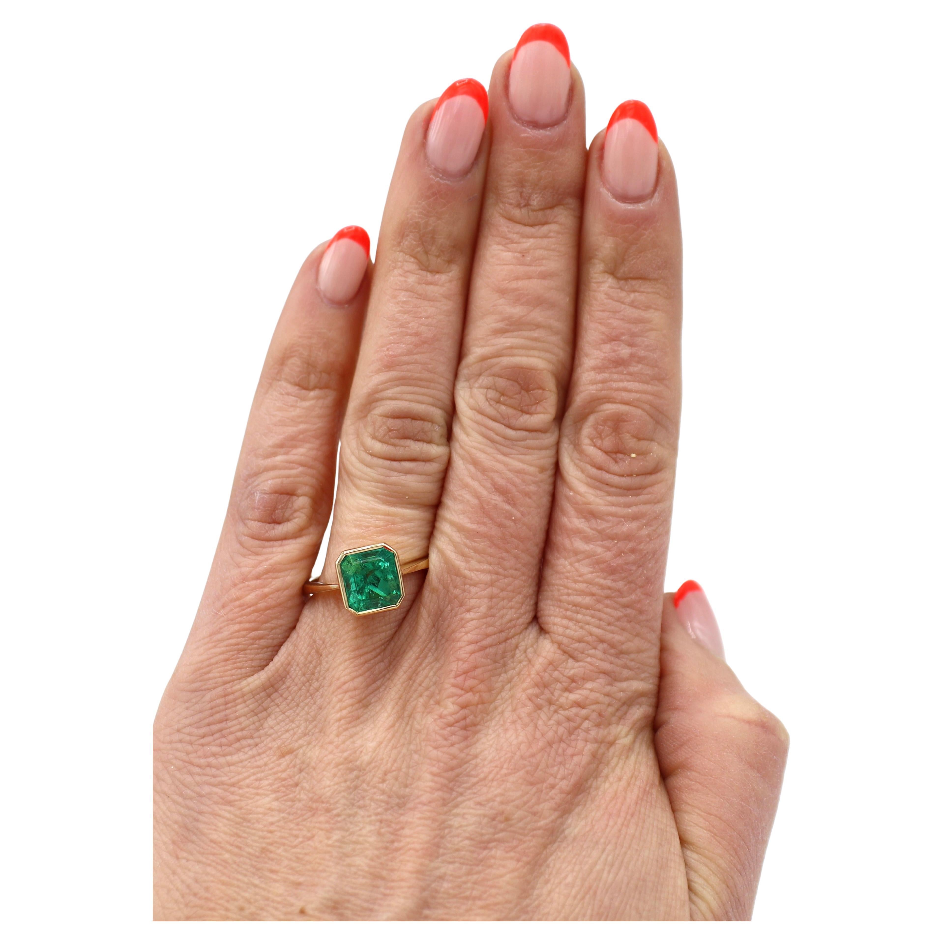 GIA Certified Natural No Oil Columbian Emerald 18 Karat Yellow Gold Ring In Excellent Condition For Sale In  Baltimore, MD