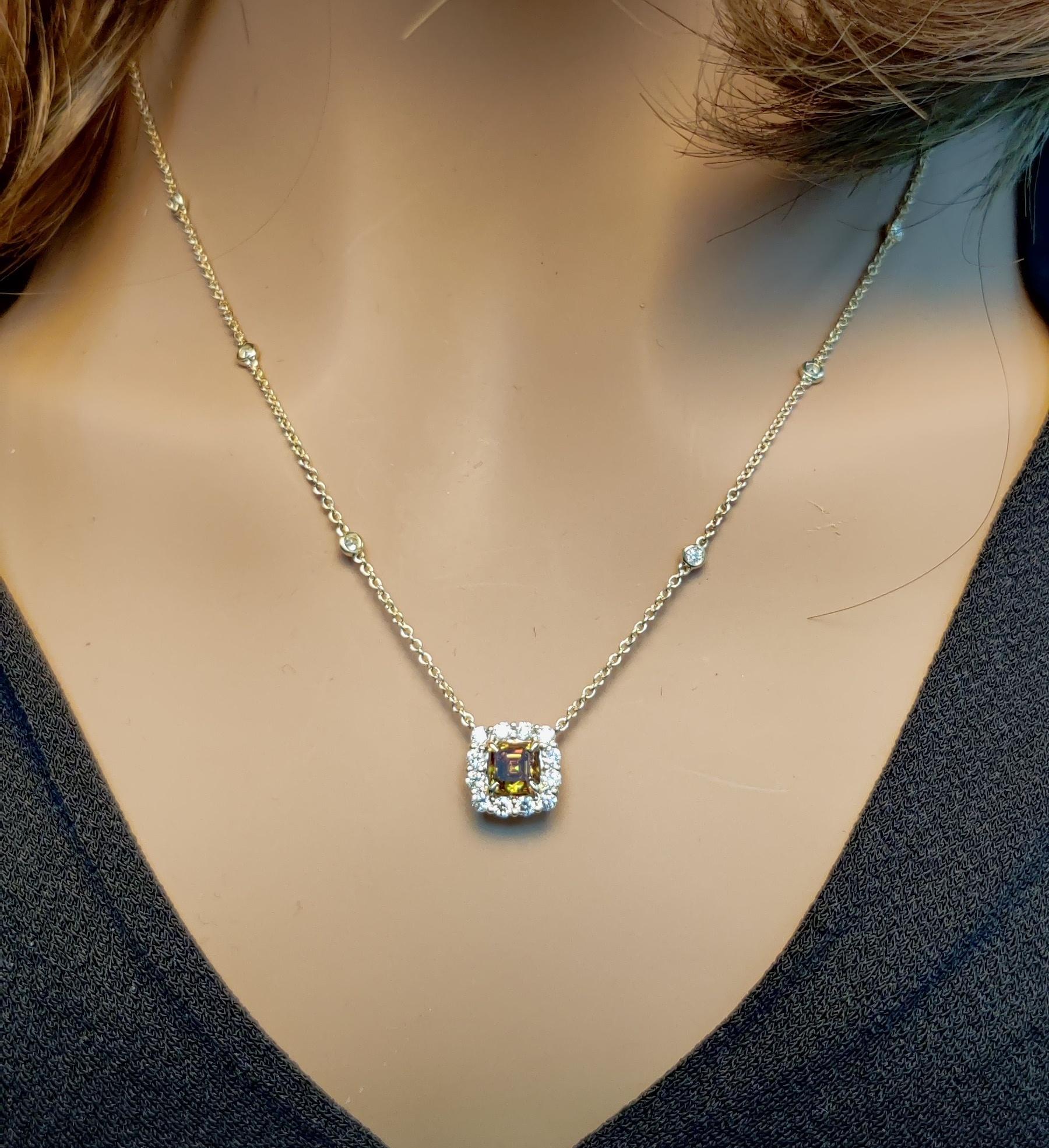 Asscher, collier en or de 1,59 carat poids total avec diamants orange naturels certifiés GIA Neuf - En vente à New York, NY