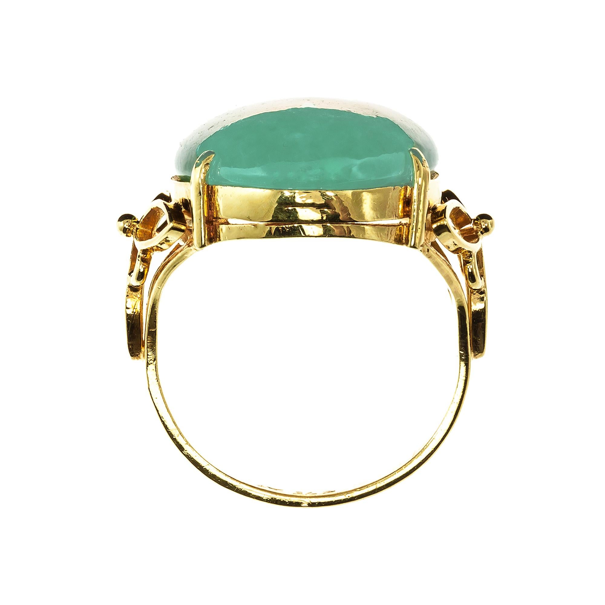GIA Certified Natural Oval Jadeite Jade Yellow Gold Cocktail Ring In Excellent Condition For Sale In Stamford, CT