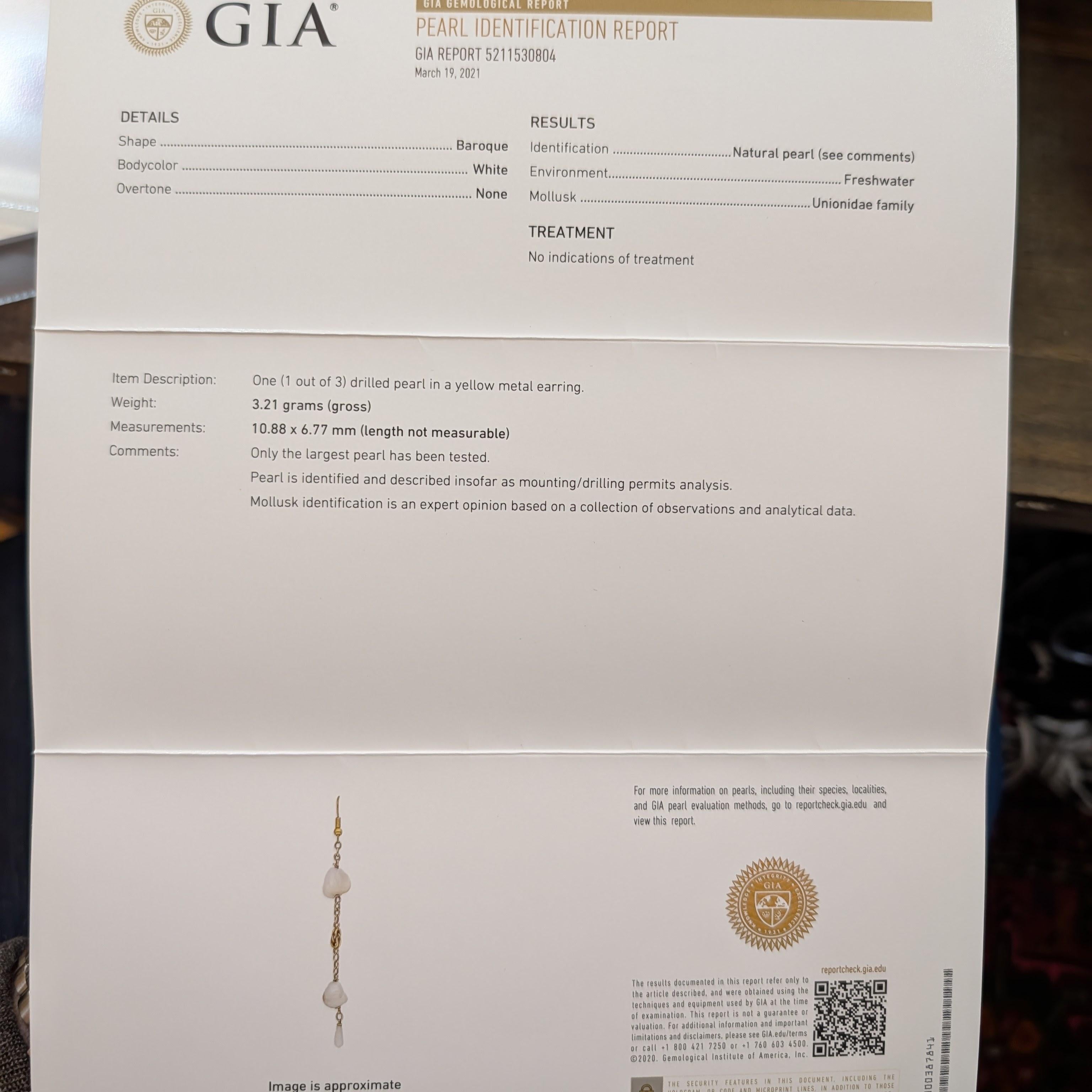 Orecchini a goccia di perle naturali d'acqua dolce barocche certificate GIA in vendita 2