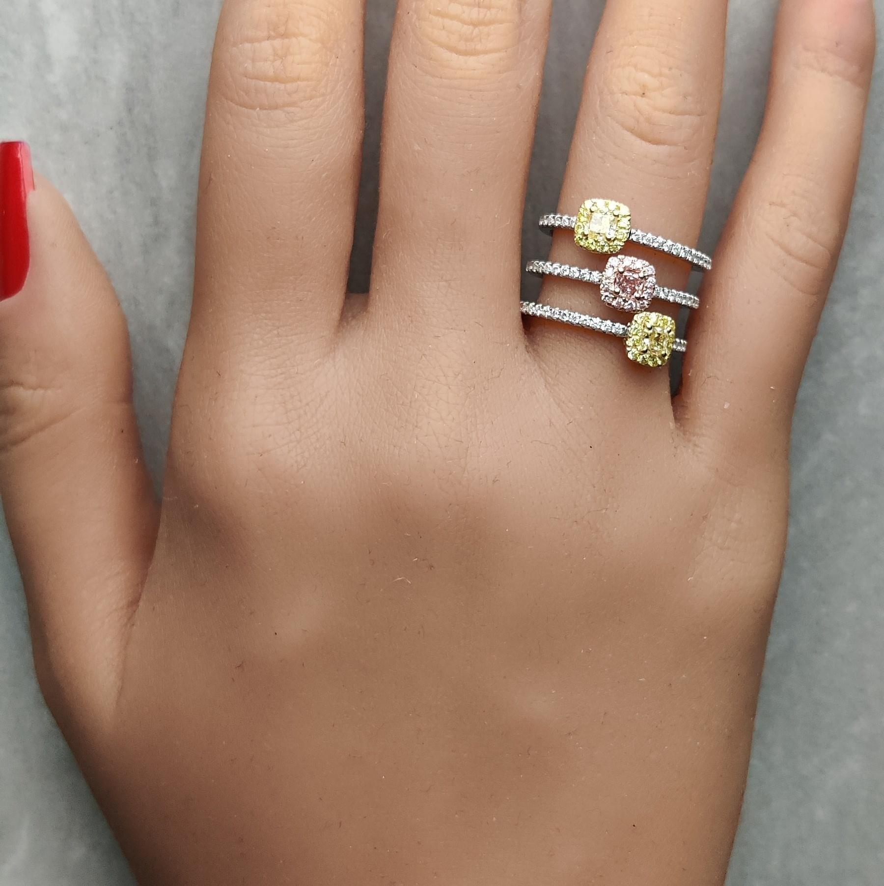 Bague cocktail rose naturelle certifiée par le GIA, avec diamant coussin de 1.32 carats poids total Neuf - En vente à New York, NY