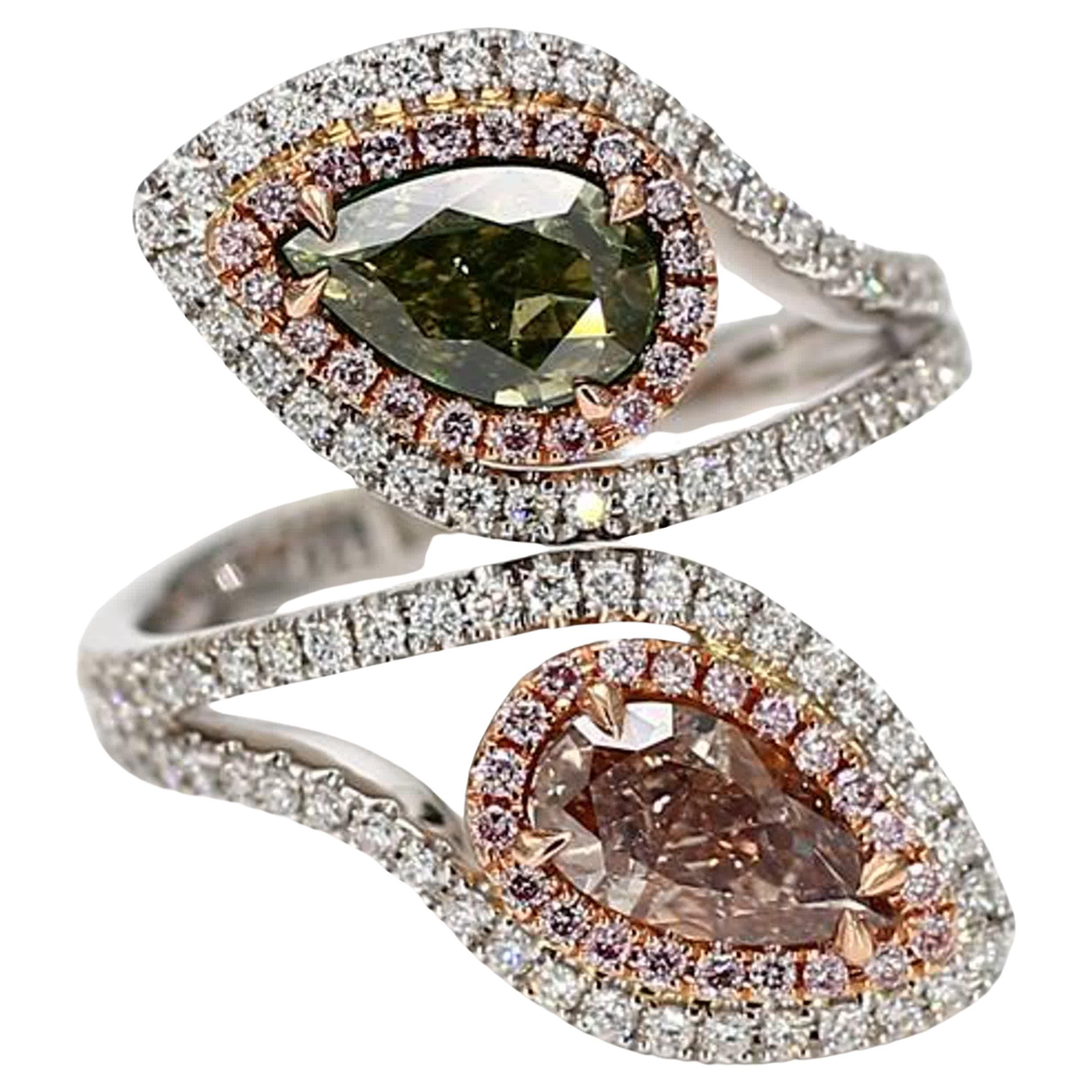 GIA-zertifizierter natürlicher rosa birnenförmiger Diamant 2.74 Karat TW Gold Cocktail-Ring im Angebot