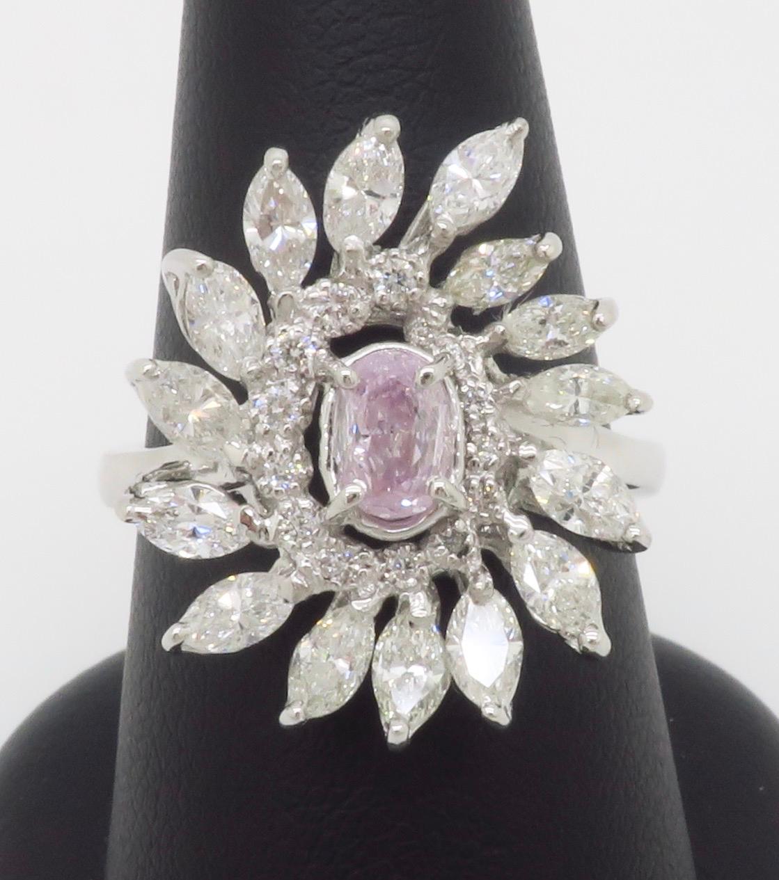 Diamante en talla cojín de color rosa púrpura natural certificado por el GIA en oro blanco de 18 quilates en venta 5