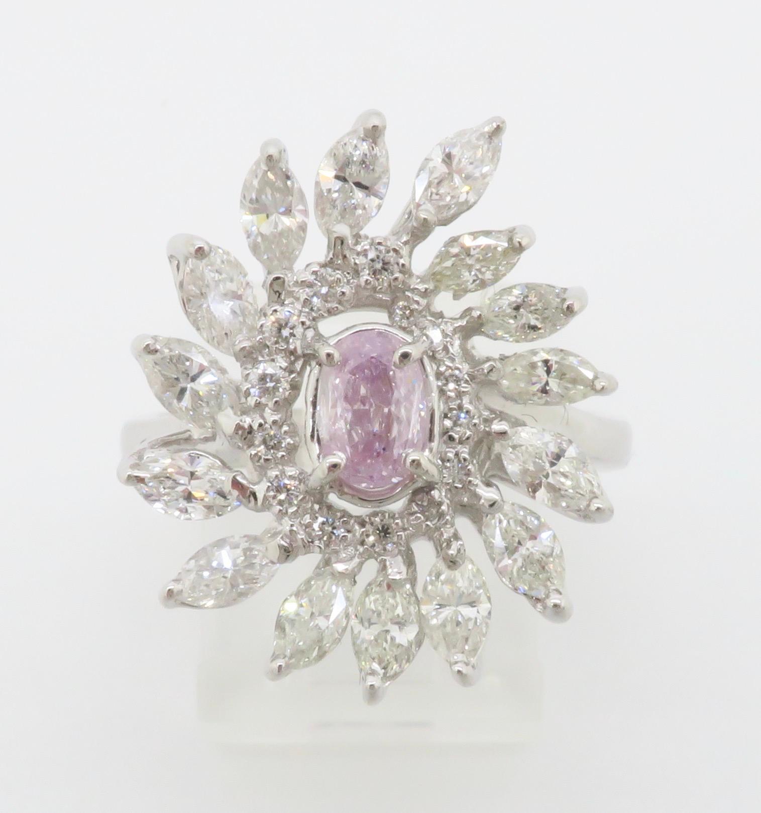 Diamante en talla cojín de color rosa púrpura natural certificado por el GIA en oro blanco de 18 quilates en venta 1