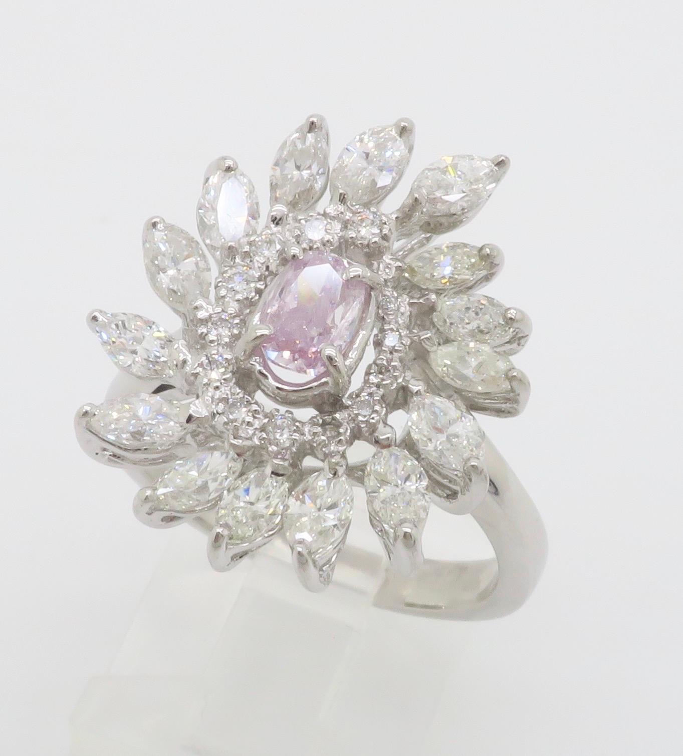 Diamante en talla cojín de color rosa púrpura natural certificado por el GIA en oro blanco de 18 quilates en venta 2