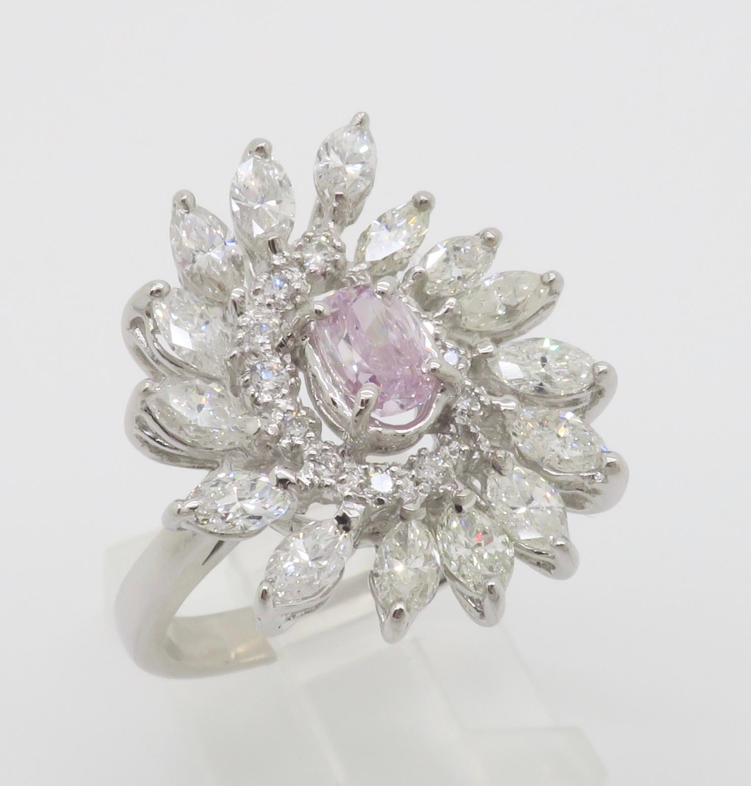 Diamante en talla cojín de color rosa púrpura natural certificado por el GIA en oro blanco de 18 quilates en venta 3