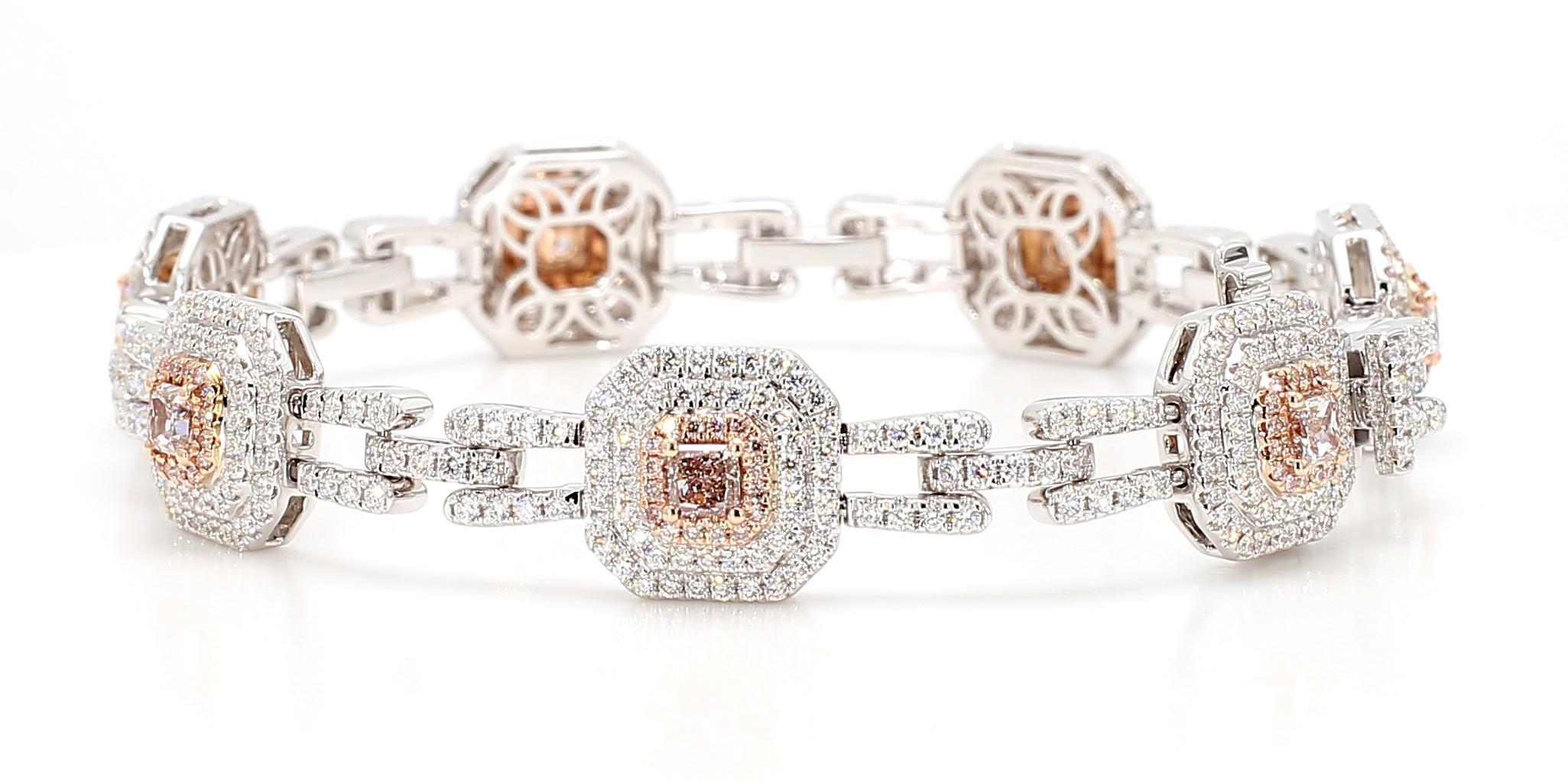 Contemporaneo GIA Certified Natural Pink Diamond Radiant Diamond 5.08 Carat TW Bracciale da Tennis in Oro in vendita