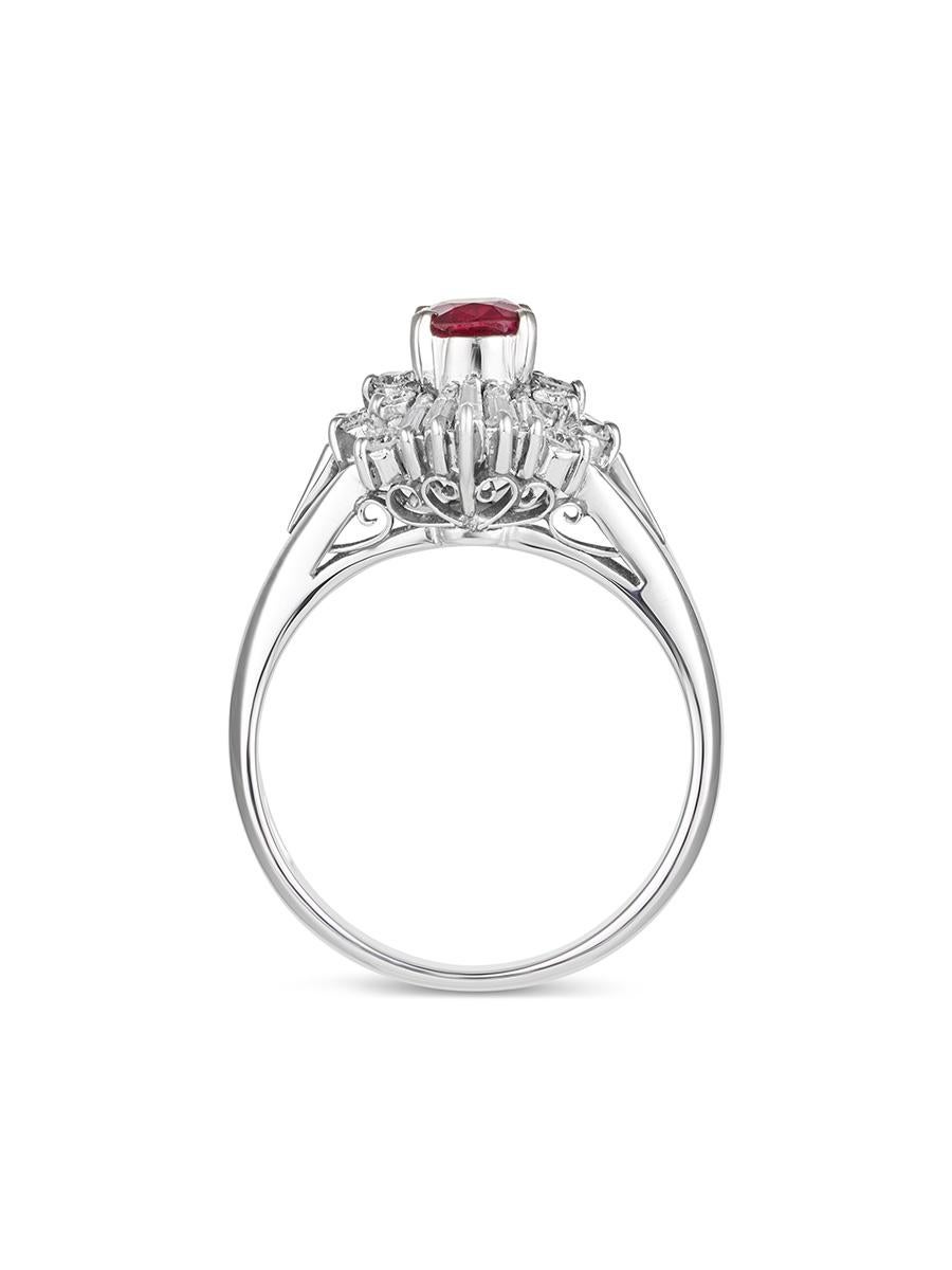 GIA Certified Natural Ruby & Diamond Vintage Platinum Ring In Excellent Condition For Sale In London, GB