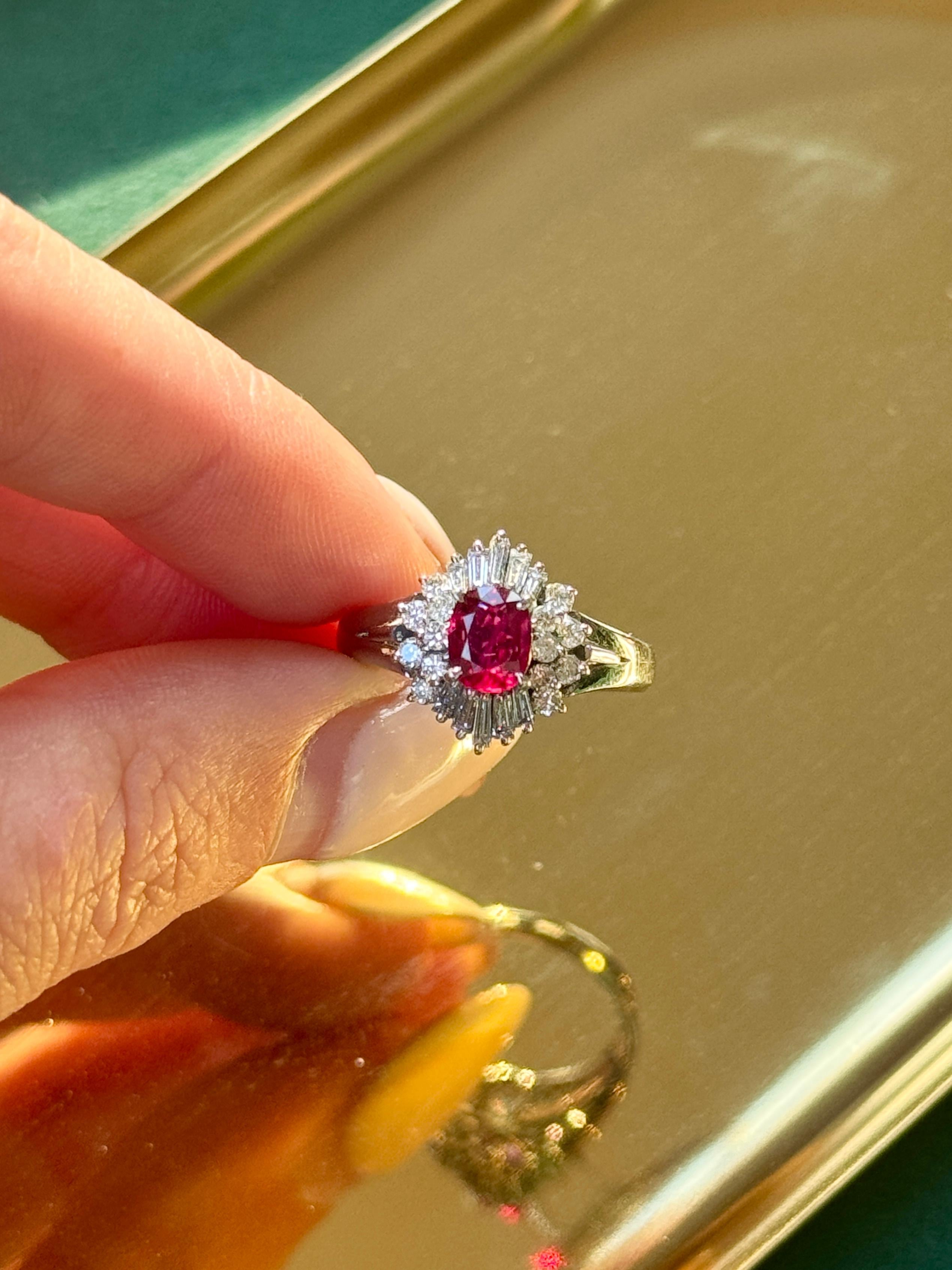 GIA-zertifizierter Vintage Platinring mit natürlichem Rubin und Diamant im Zustand „Hervorragend“ im Angebot in London, GB