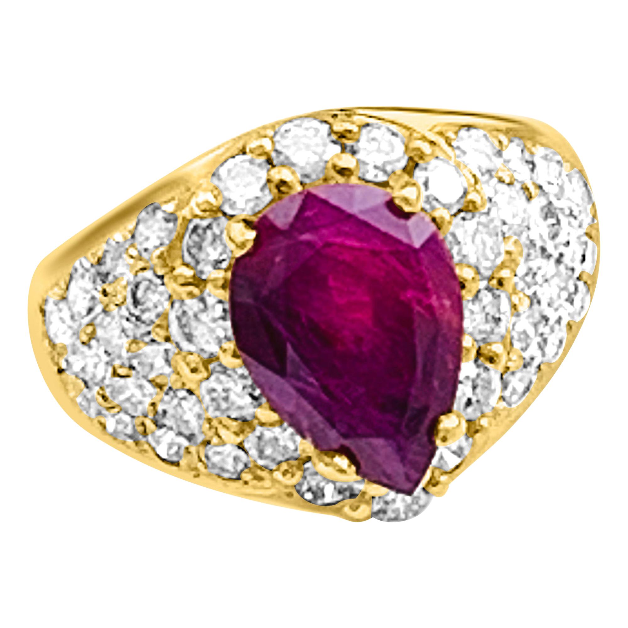 Anillo de Rubí Natural Certificado por el GIA y Diamantes Oro Amarillo de 18 quilates Rubí en Forma de Pera