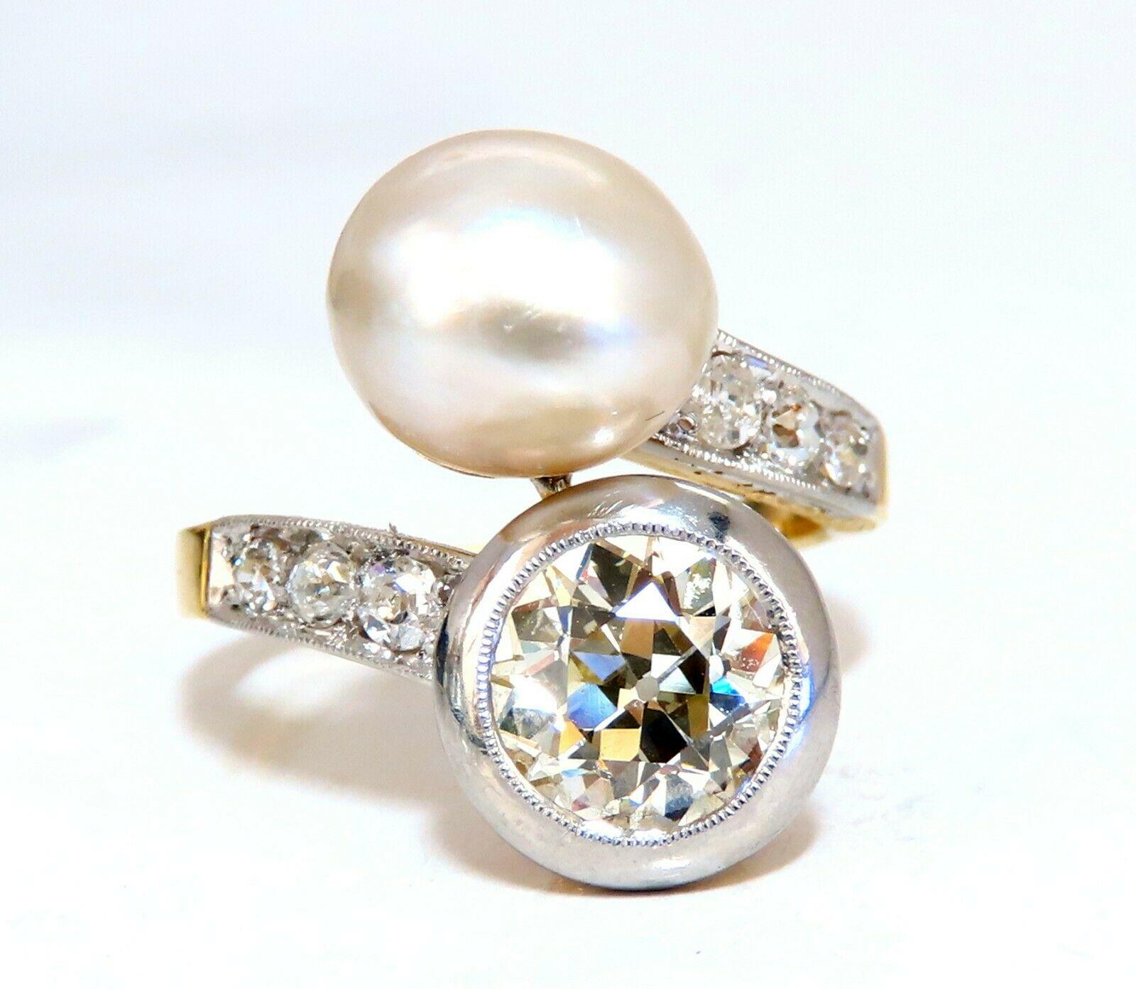 Round Cut GIA Certified Natural Saltwater Pearl Light Yellow Diamonds Ring 18 Karat For Sale