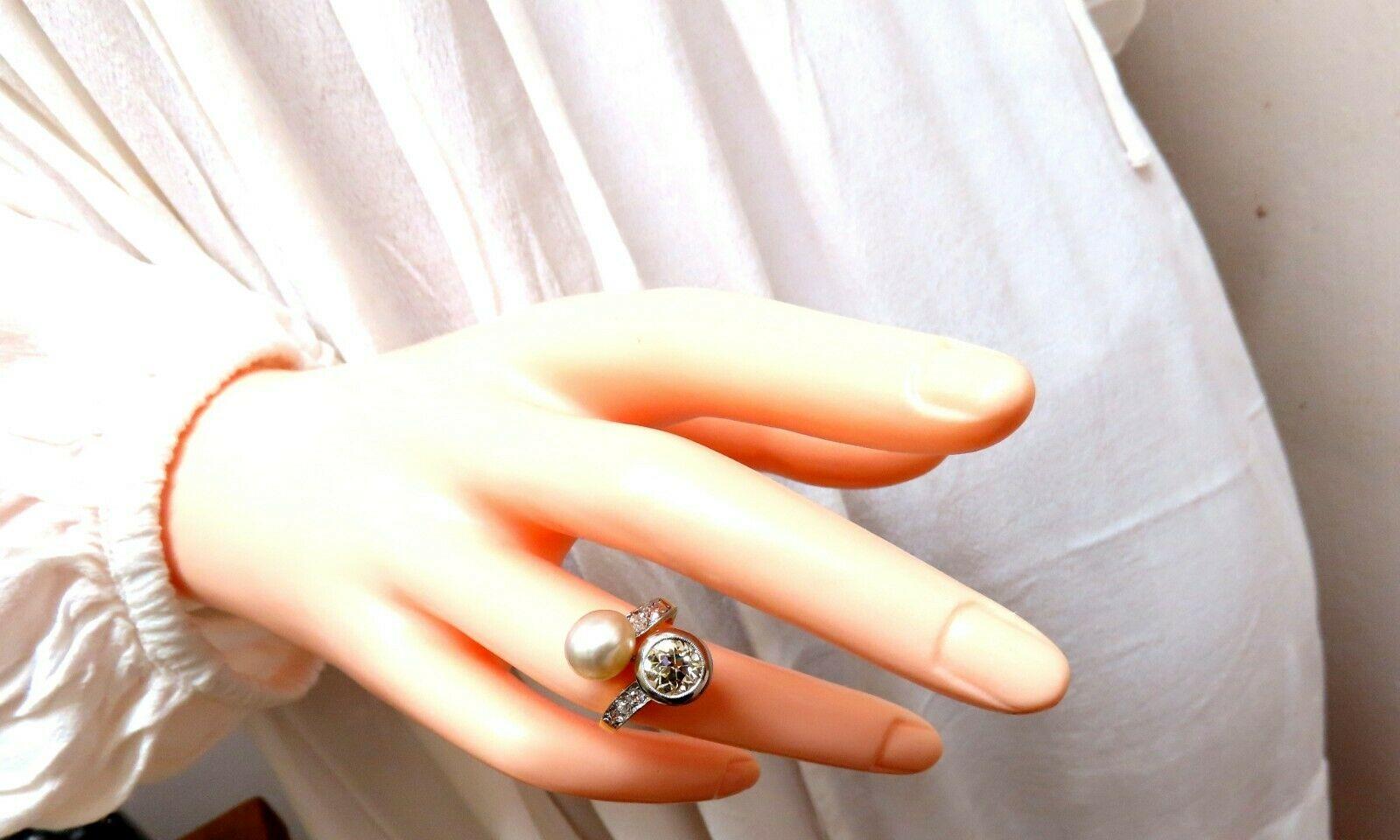 Women's or Men's GIA Certified Natural Saltwater Pearl Light Yellow Diamonds Ring 18 Karat For Sale