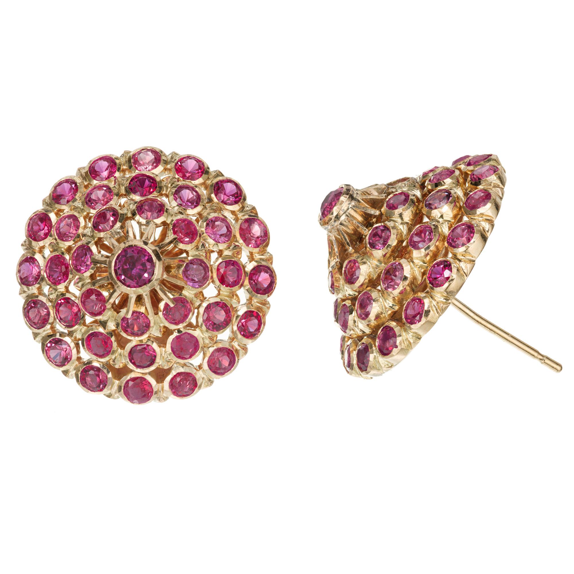 Taille ronde Boucles d'oreilles dôme en or avec saphir naturel certifié GIA en vente