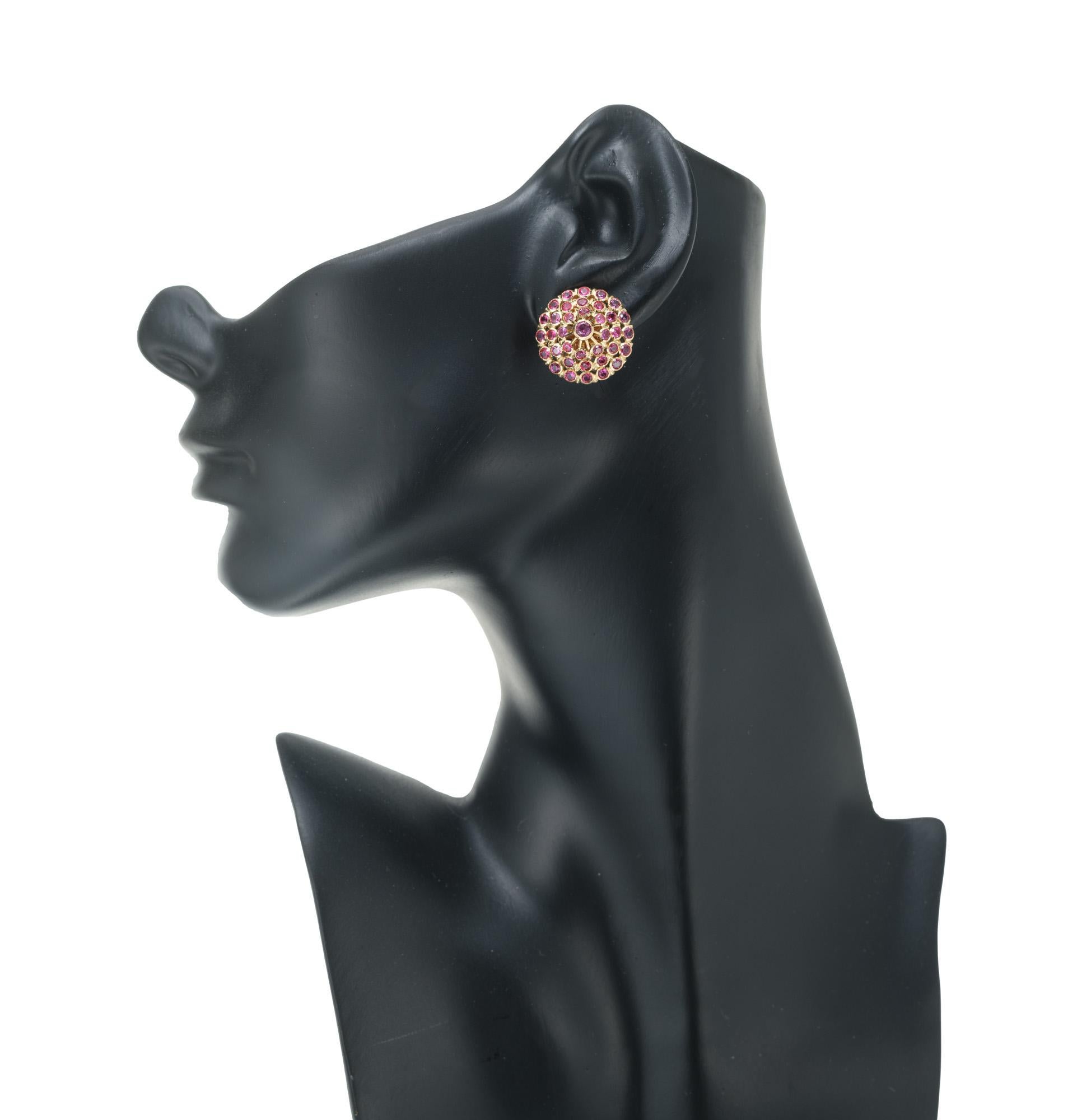 Boucles d'oreilles dôme en or avec saphir naturel certifié GIA en vente 2