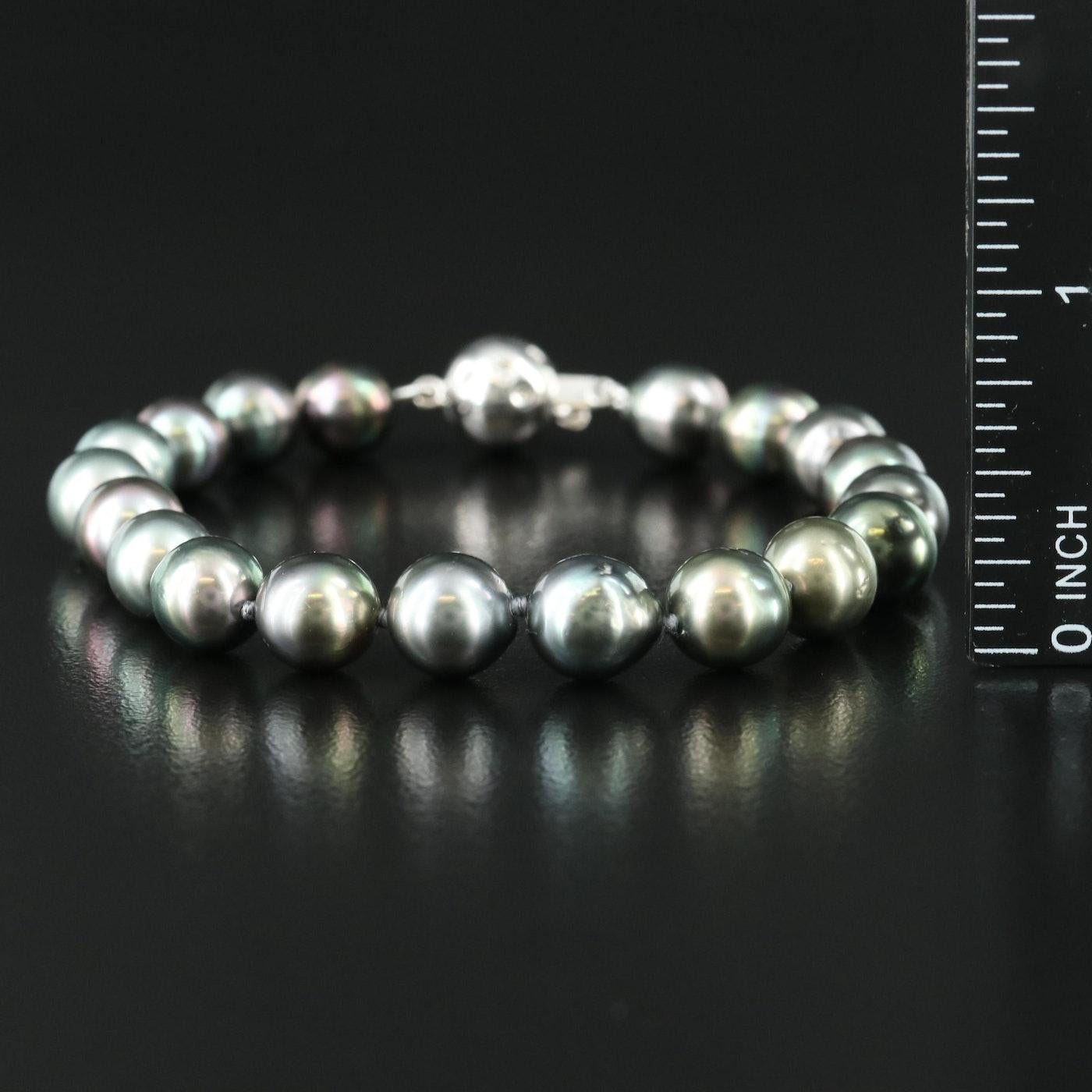 GIA certified Natural Tahitian Pearl Bracelet with 14K Diamond Clasp In Good Condition For Sale In Leesburg, VA
