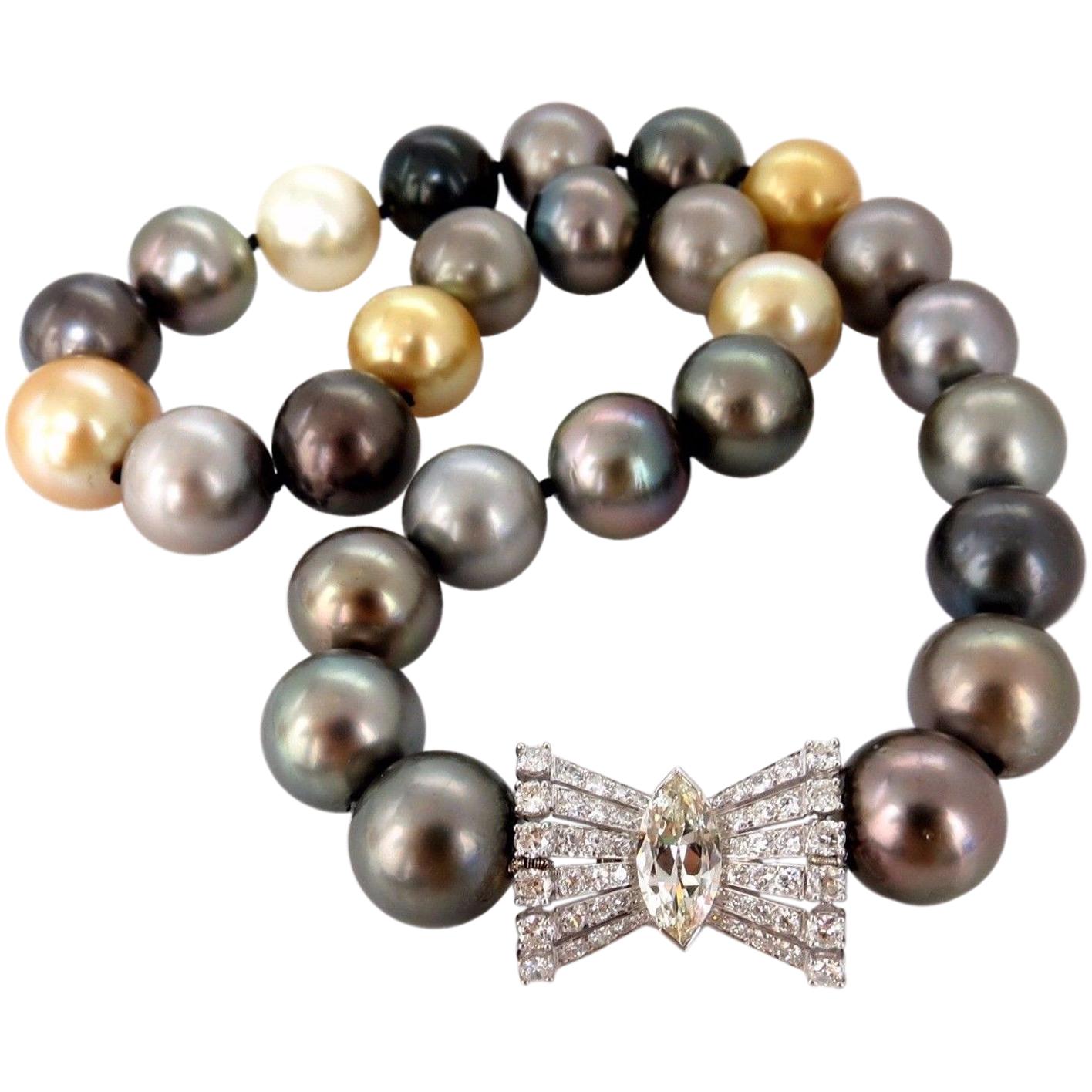 GIA certified Natural Tahitian Pearl Necklace 4.00ct. diamonds 18Kt Magnificent For Sale