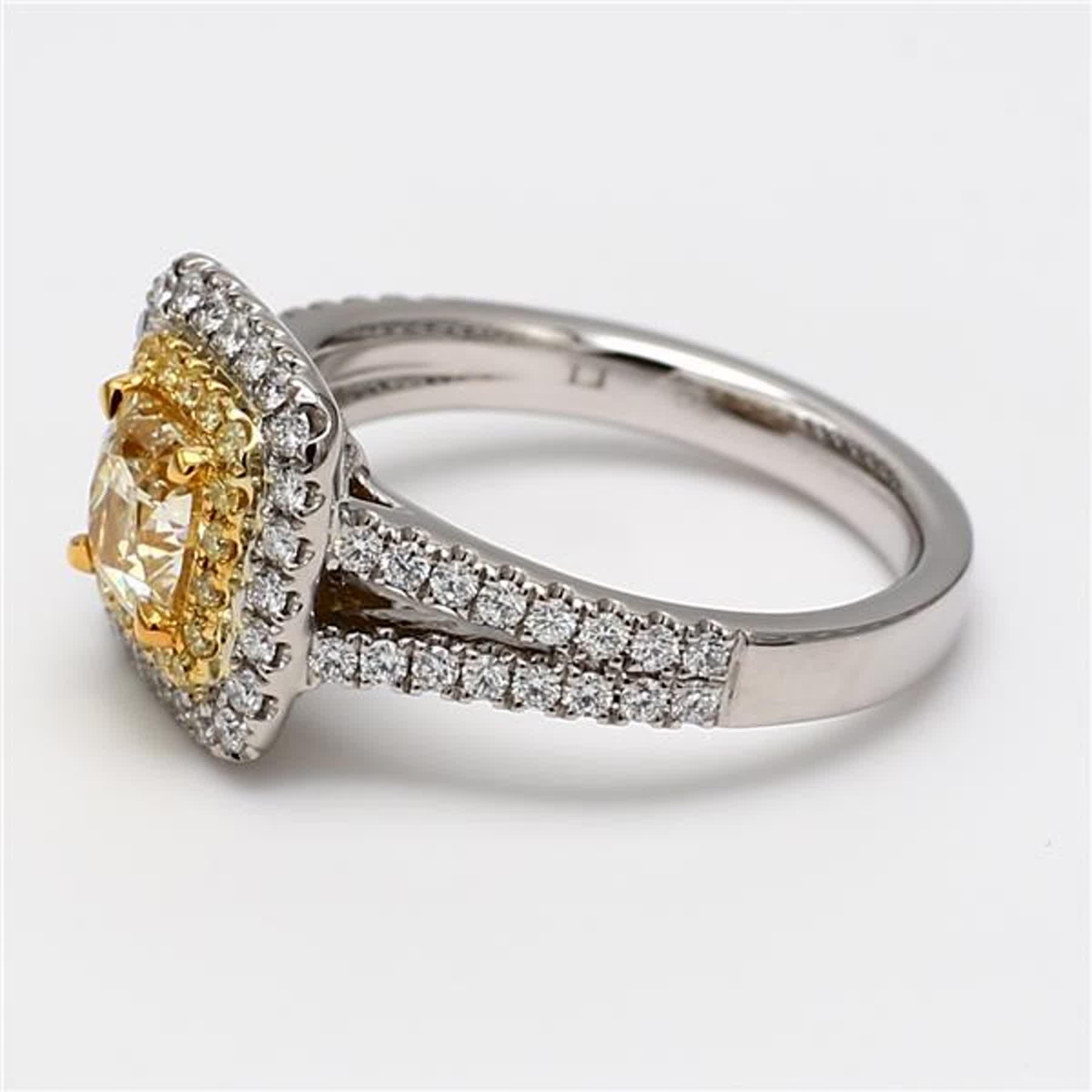 GIA-zertifizierter natürlicher gelber Ring mit Kissenschliff und weißem Diamant 1.72 Karat TW Platin (Zeitgenössisch) im Angebot