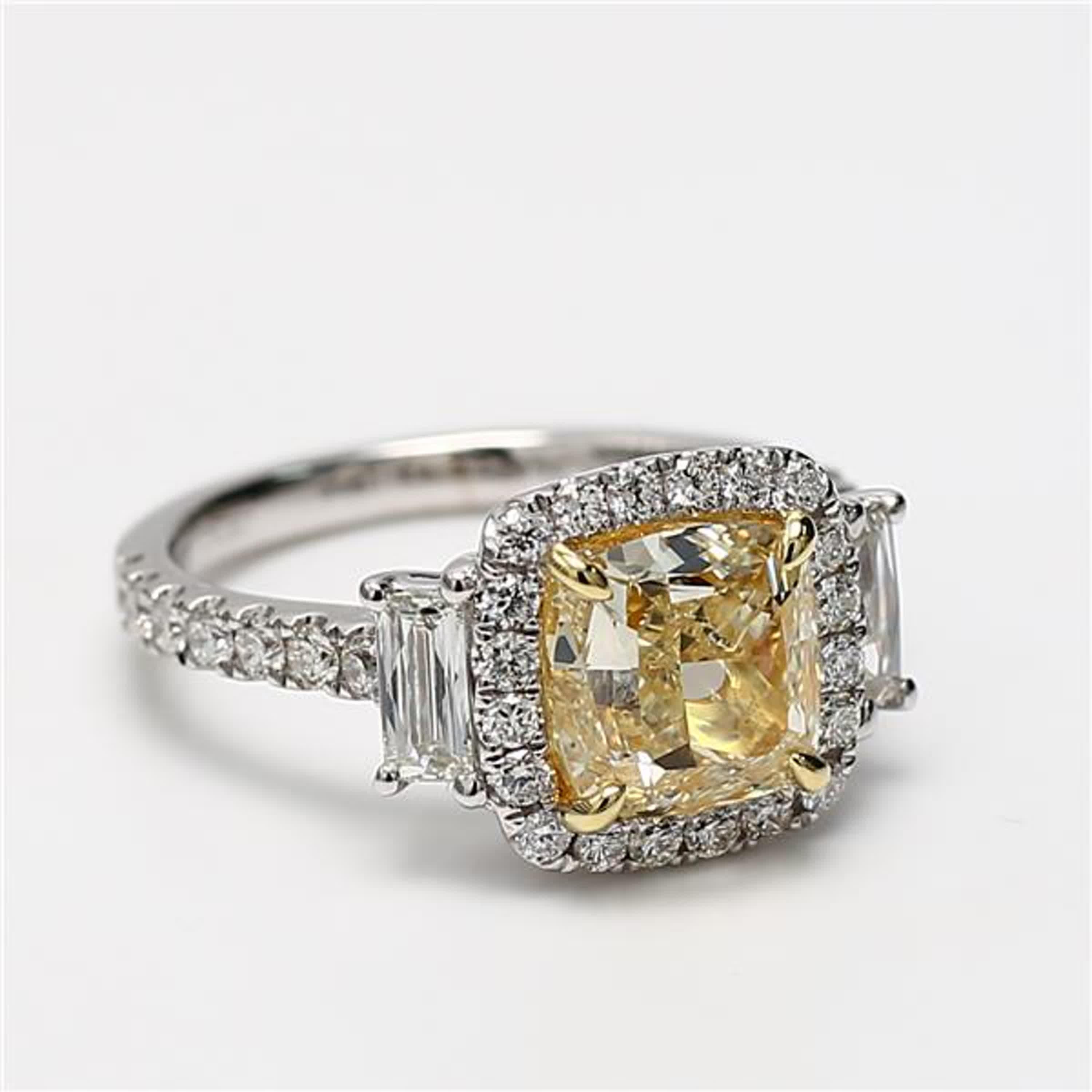GIA Certified Natural Yellow Cushion and White Diamond 4.05 Carat TW Gold Ring In New Condition For Sale In New York, NY