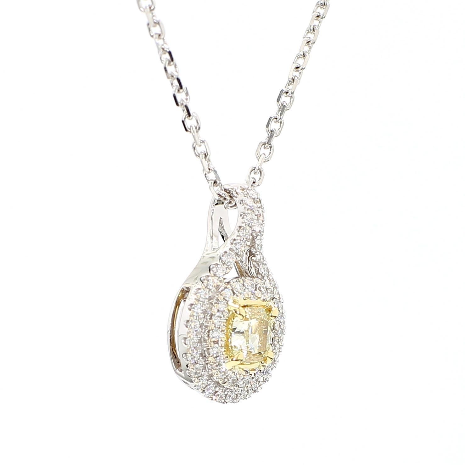 Taille coussin GIA Certified Natural Yellow Cushion Diamond 0.71 Carat TW Gold Drop Pendentif en vente