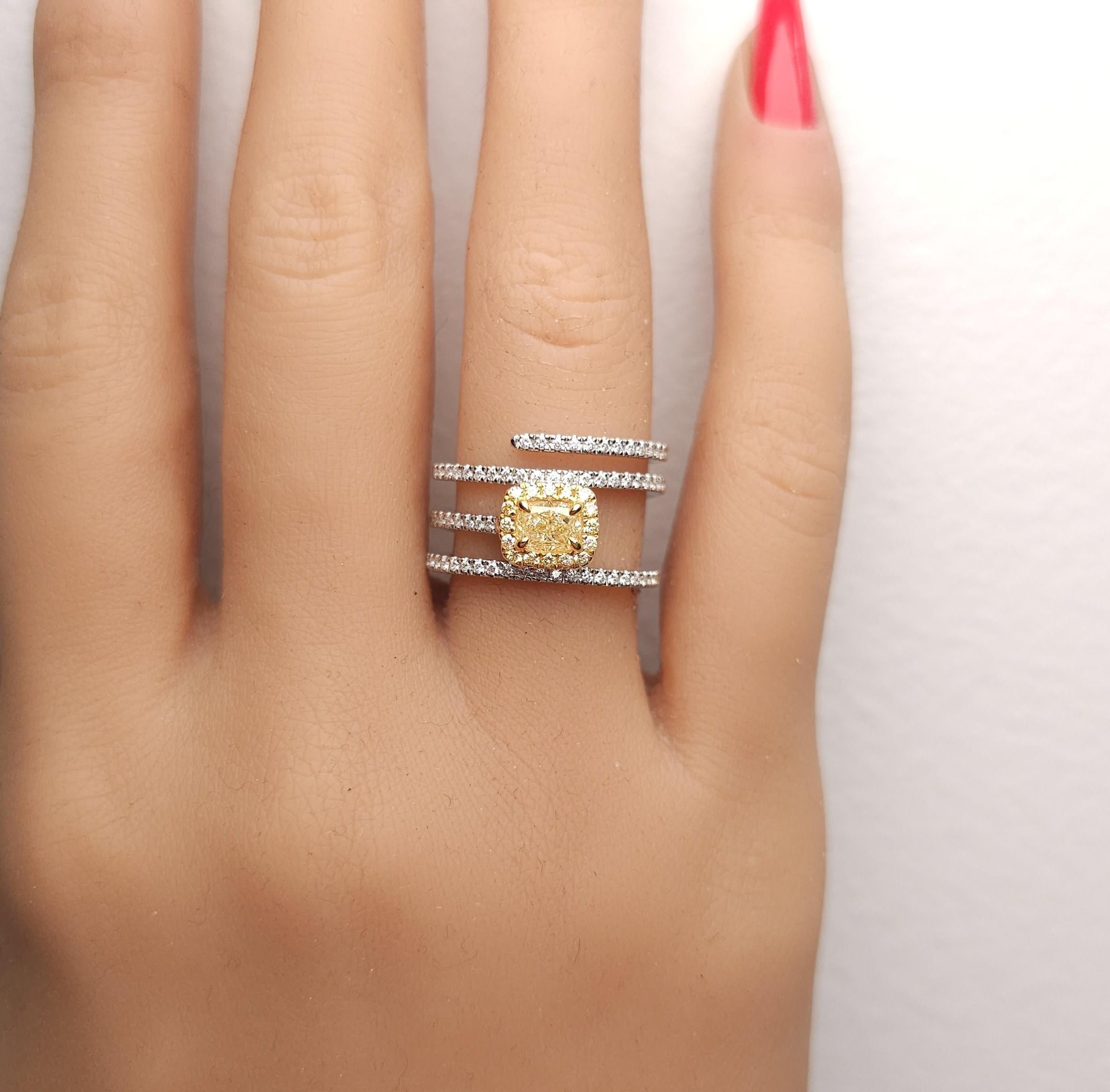 GIA Certified Natural Yellow Cushion Diamond 1.09 Carat TW Gold Cocktail Ring In condizioni Nuovo in vendita a New York, NY