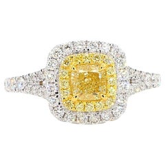 Anello da cocktail in oro con diamante giallo naturale certificato GIA da 1.15 carati TW