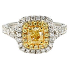 Anillo de cóctel de oro de 1.42 quilates TW con diamante amarillo natural en cojín certificado por el GIA