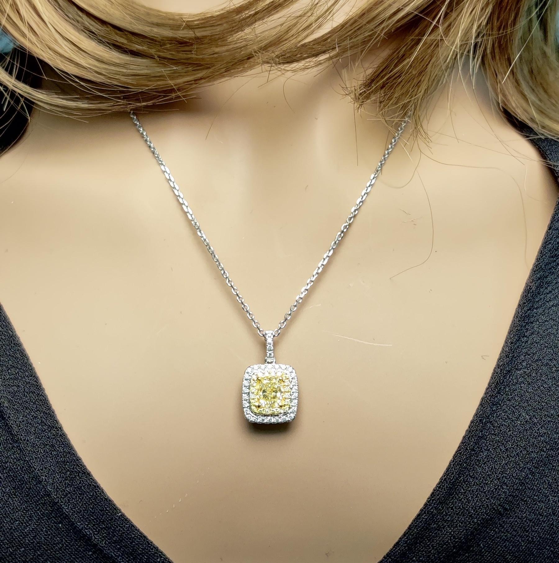 Ciondolo a goccia in oro con diamante giallo naturale certificato GIA da 1.47 carati TW In condizioni Nuovo in vendita a New York, NY