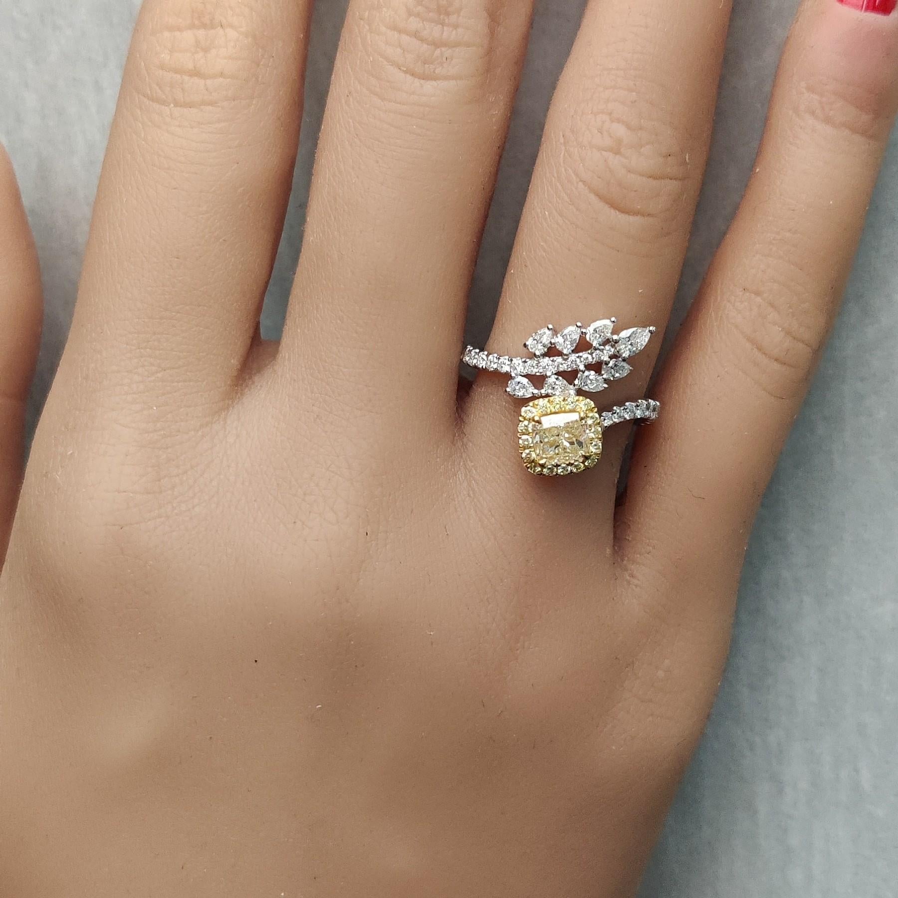 GIA Certified Natural Yellow Cushion Diamond 1.59 Carat TW Gold Cocktail Ring In New Condition For Sale In New York, NY