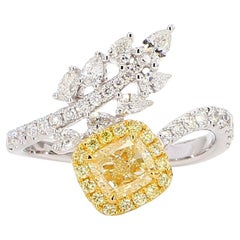 Anello da cocktail in oro con diamante giallo naturale certificato GIA da 1.59 carati TW