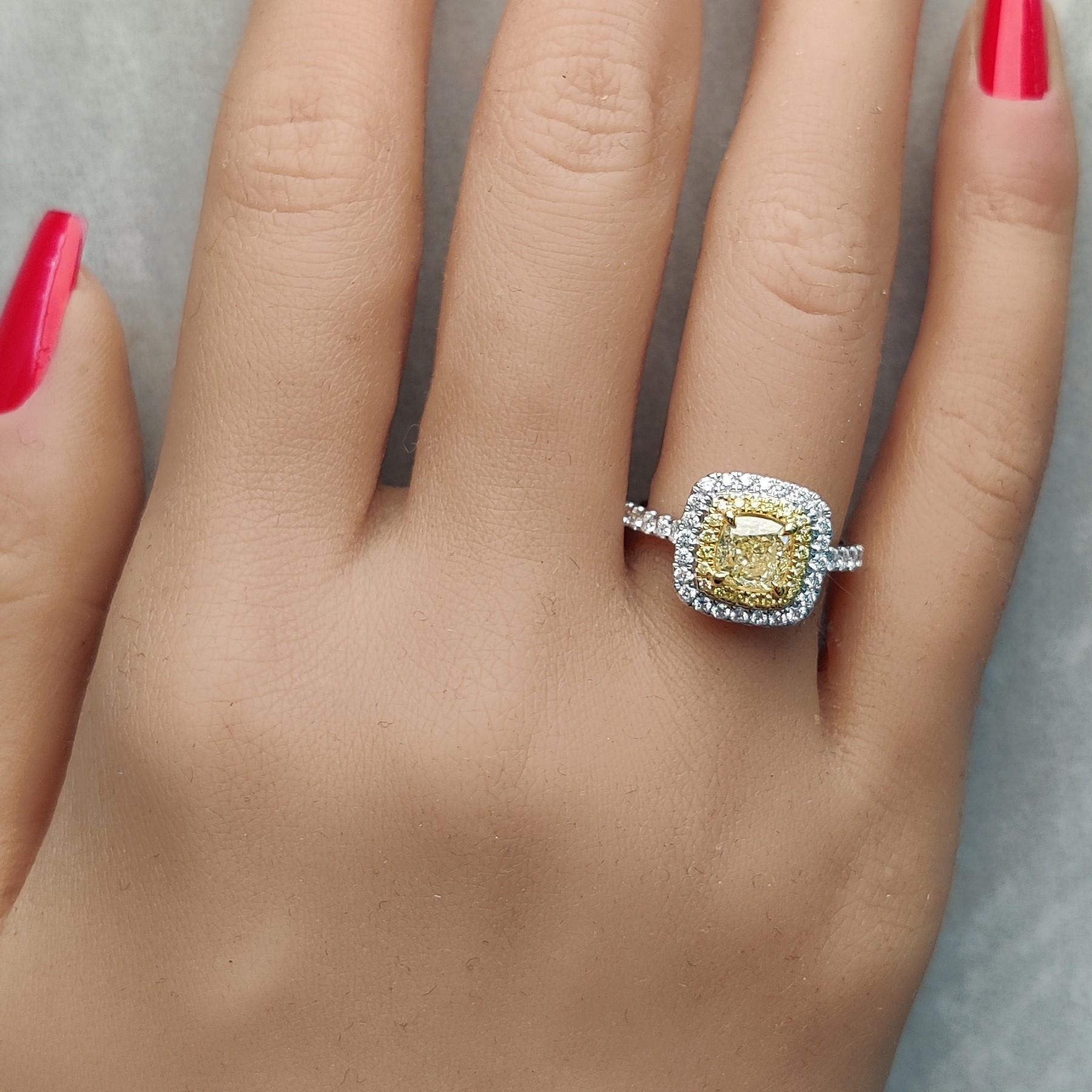 GIA Certified Natural Yellow Cushion Diamond 1.71 Carat TW Gold Cocktail Ring In New Condition For Sale In New York, NY