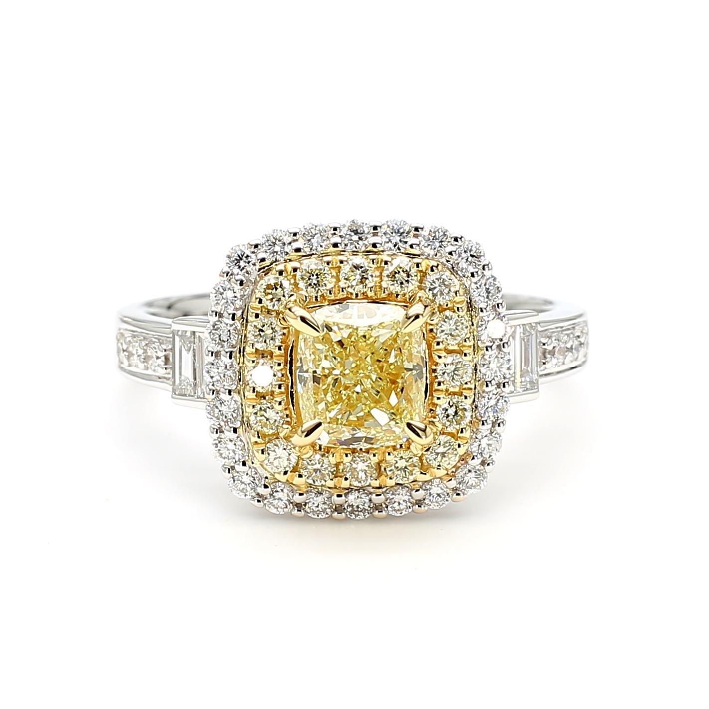 Contemporaneo Anello da cocktail in oro con diamante giallo naturale certificato GIA da 1.76 carati TW in vendita