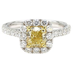 GIA-zertifizierter natürlicher gelber Diamant im Kissenschliff 1.76 Karat TW Platin Cocktail-Ring