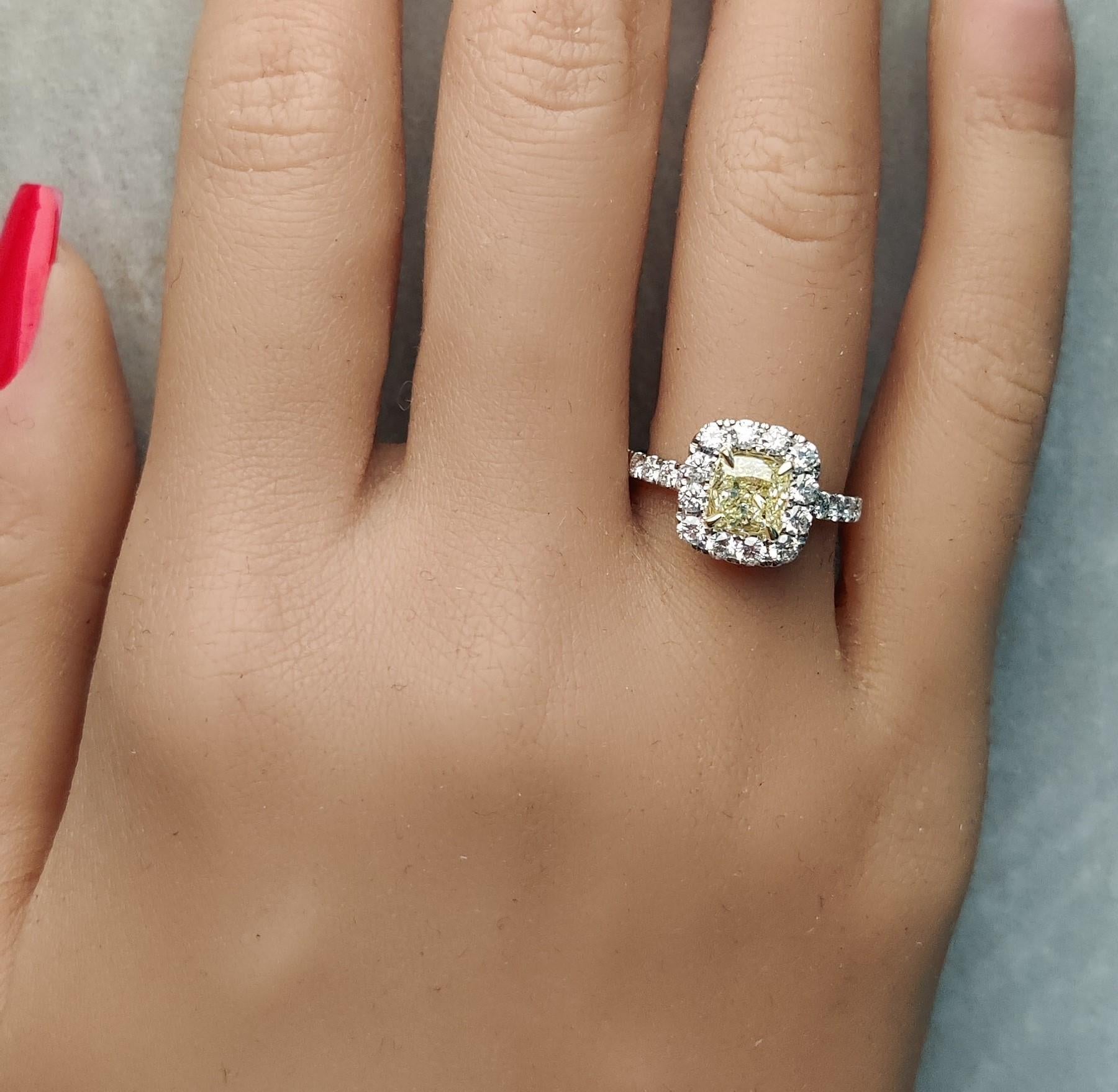 GIA Certified Natural Yellow Cushion Diamond 1.94 Carat TW Gold Cocktail Ring In New Condition For Sale In New York, NY