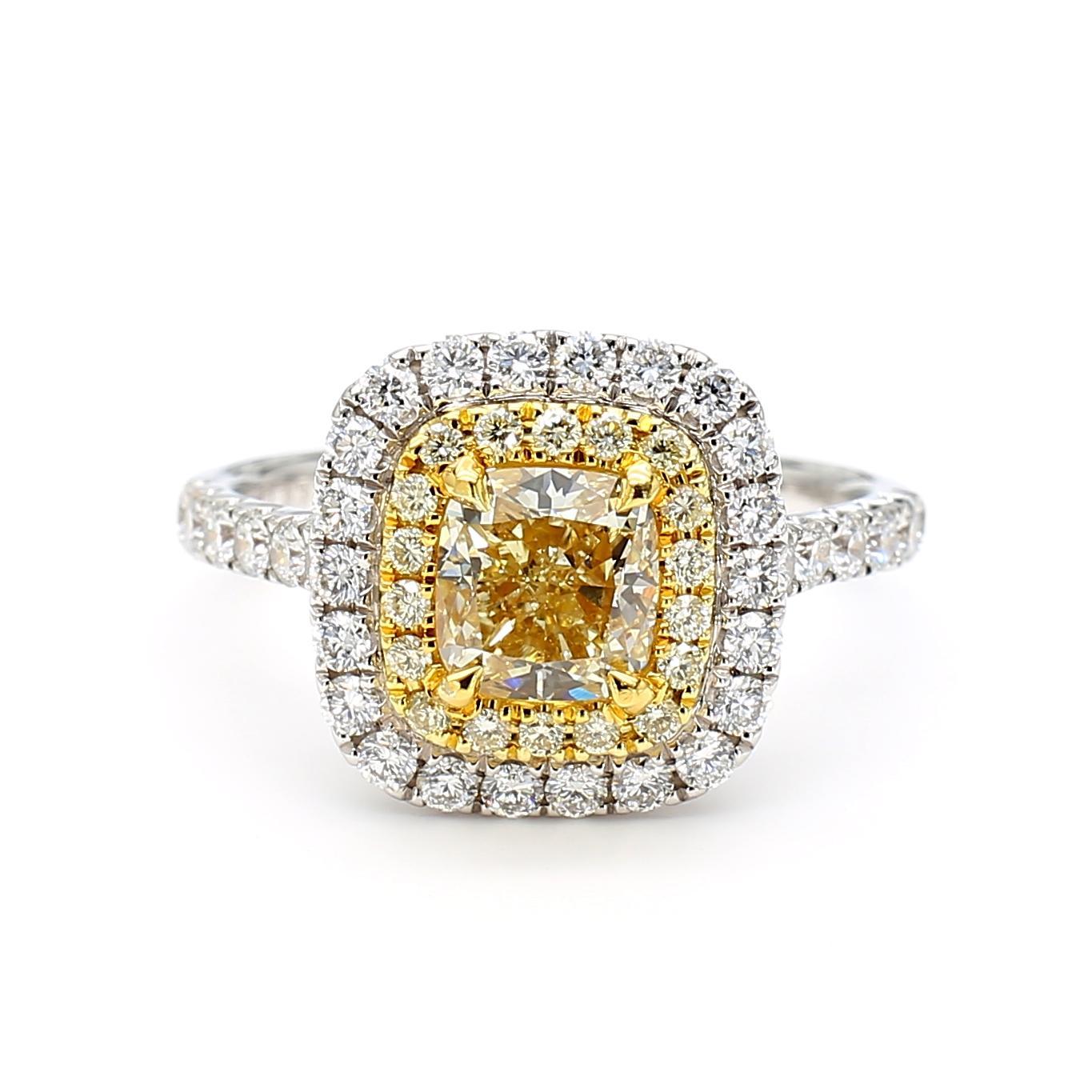 Contemporaneo GIA Certified Natural Yellow Cushion Diamond 1.95 Carat TW Gold Cocktail Ring in vendita