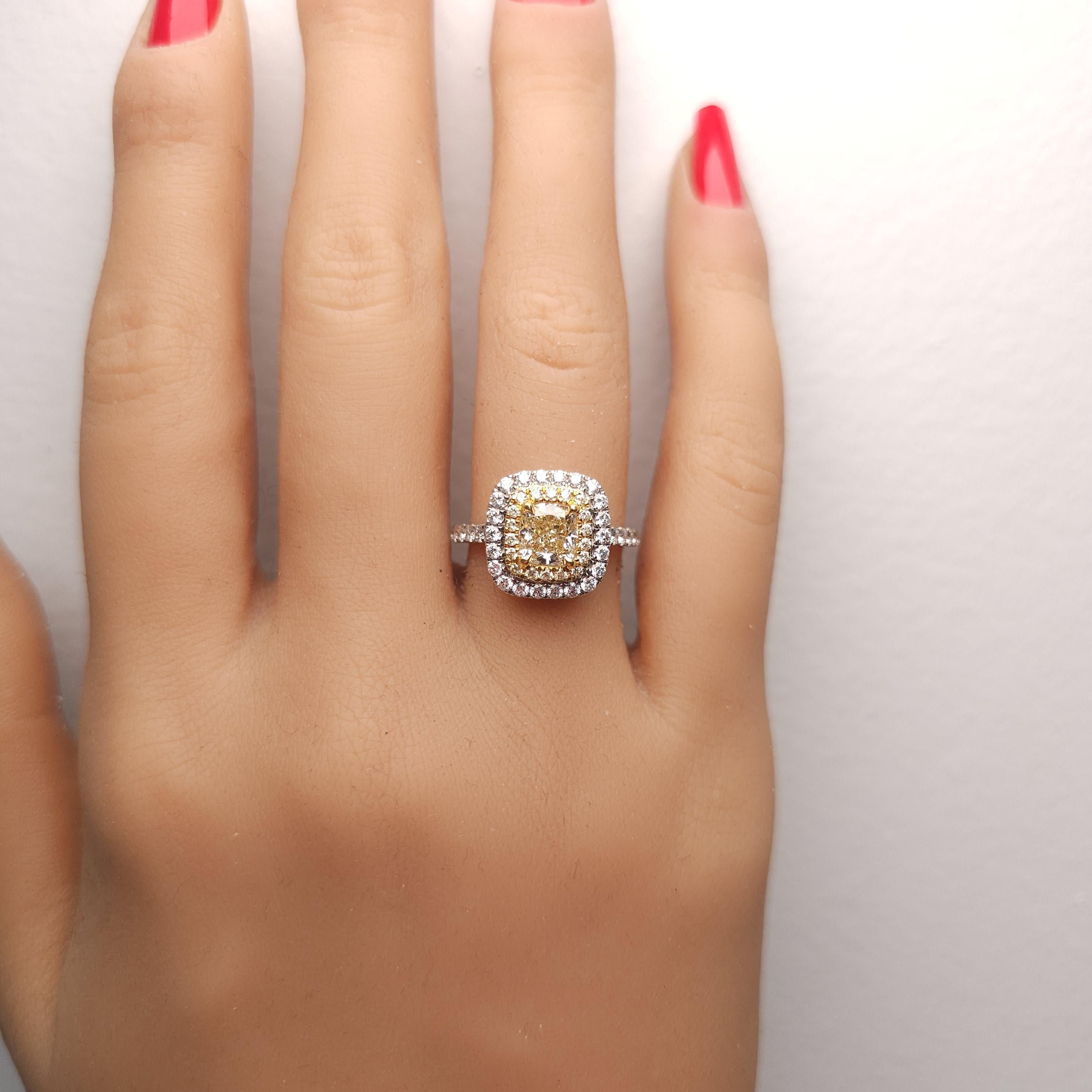 GIA Certified Natural Yellow Cushion Diamond 1.95 Carat TW Gold Cocktail Ring In condizioni Nuovo in vendita a New York, NY