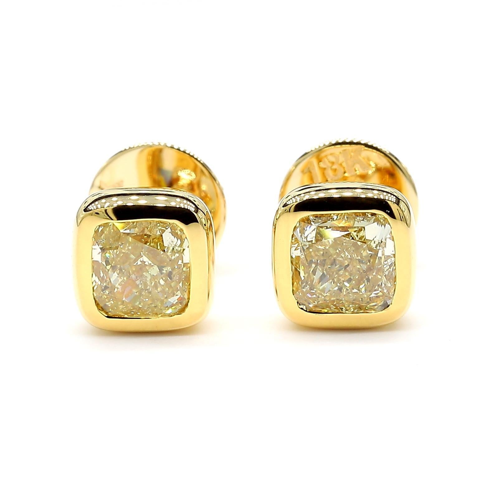 Contemporaneo Orecchini con perno in oro con diamante giallo naturale certificato GIA da 2.00 carati TW in vendita