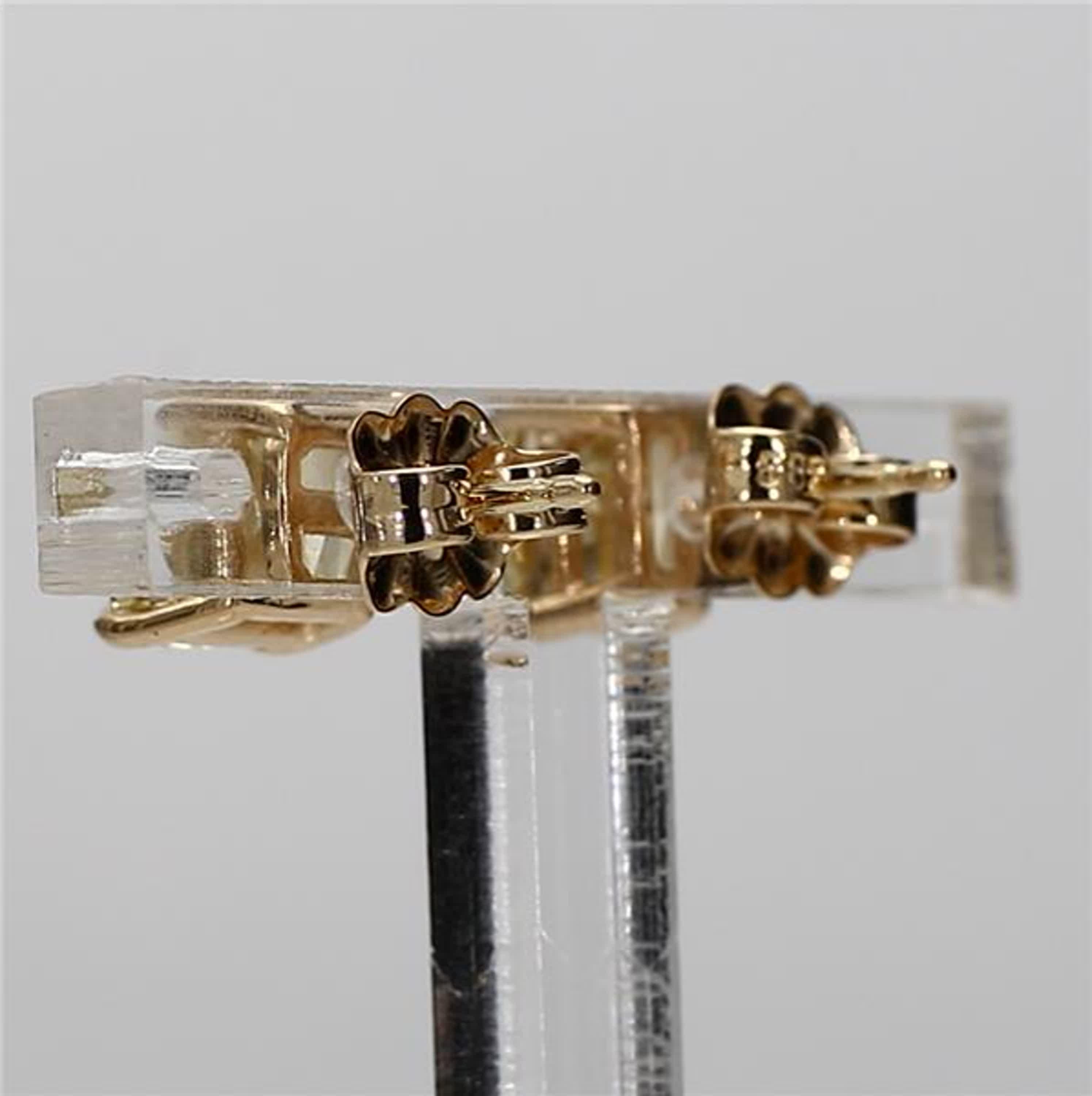 Taille coussin Boucles d'oreilles en or certifiées GIA avec diamant coussin de 2.04 carat TW en vente