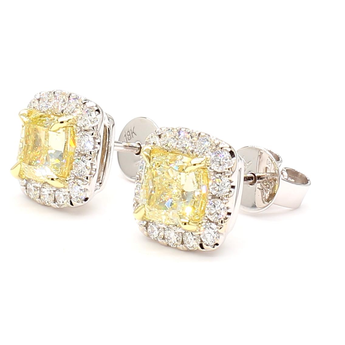 Taglio cuscino Orecchini con perno in oro con diamante giallo naturale certificato GIA da 2.05 carati TW in vendita