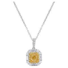GIA Certified Natural Yellow Cushion Diamond 2.09 Carat TW Gold Drop Pendentif