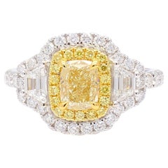 Anello da cocktail in oro con diamante giallo naturale certificato GIA da 2.13 carati TW
