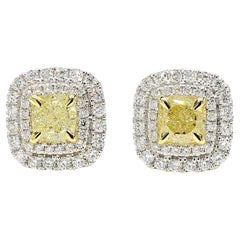 Boucles d'oreilles en or certifiées GIA avec diamant coussin de 2.21 carat TW