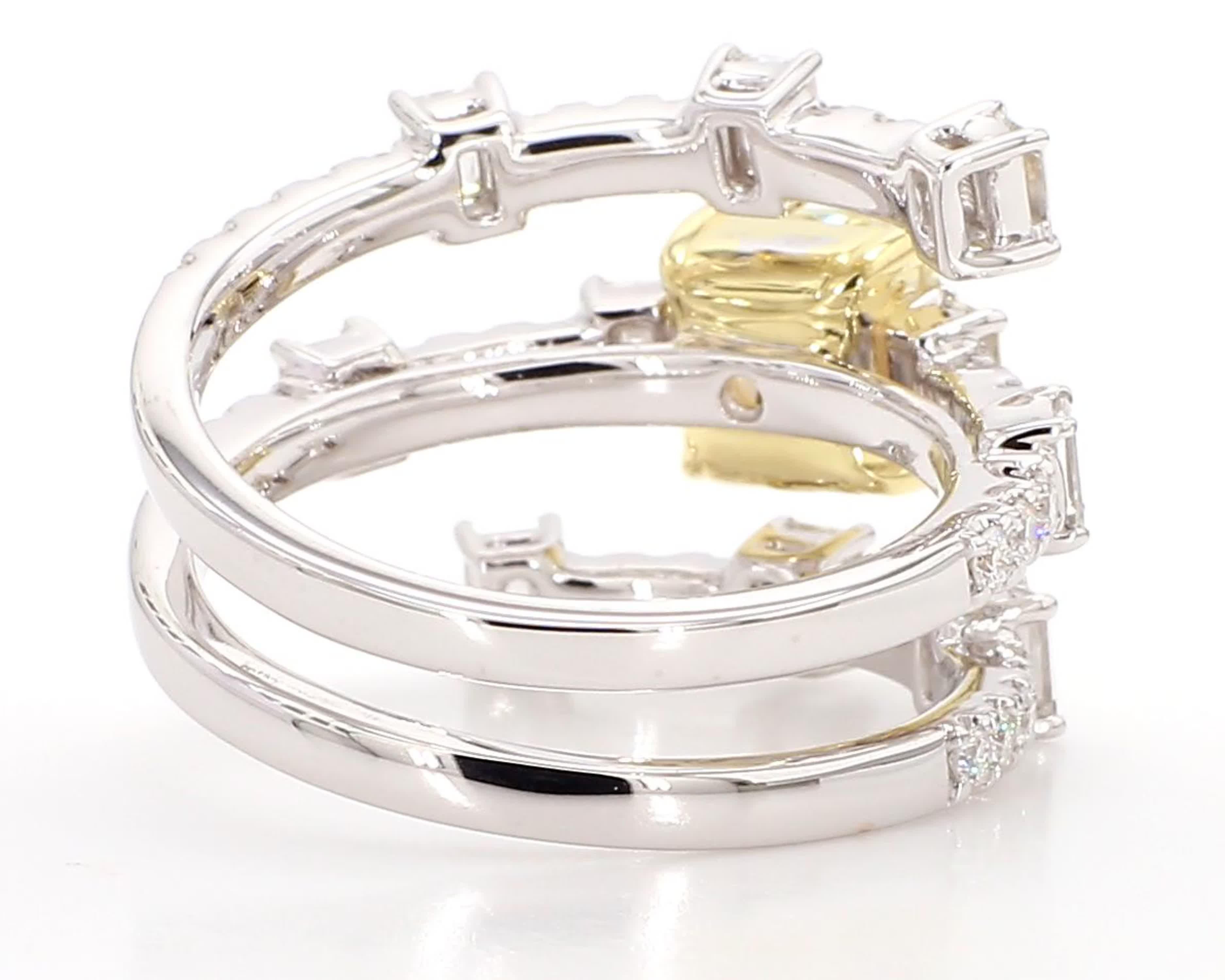 GIA-zertifizierter natürlicher gelber Diamant im Kissenschliff 2.73 Karat TW Gold Cocktail-Ring im Angebot 1