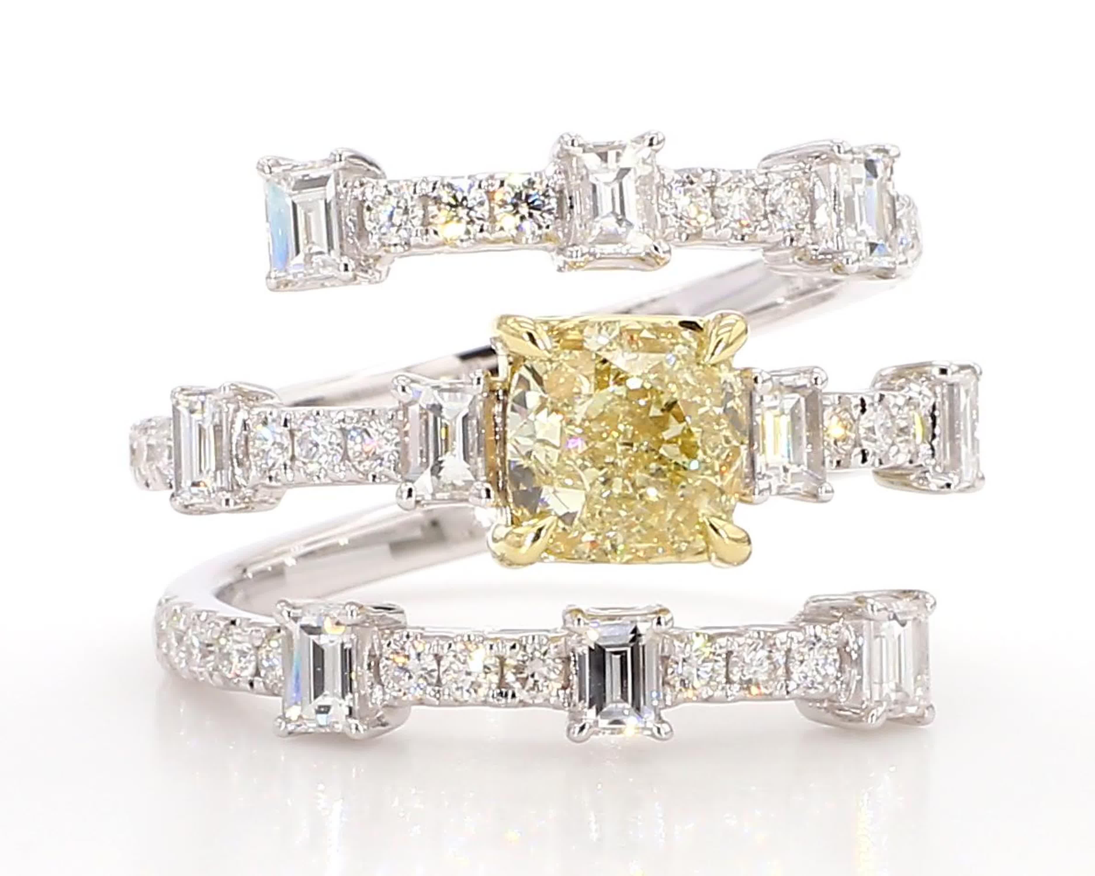 GIA-zertifizierter natürlicher gelber Diamant im Kissenschliff 2.73 Karat TW Gold Cocktail-Ring im Angebot 2