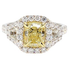 GIA-zertifizierter natürlicher gelber Diamant im Kissenschliff 2.75 Karat TW Gold Cocktail-Ring