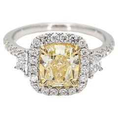 GIA-zertifizierter natürlicher gelber Diamant im Kissenschliff 3.04 Karat TW Gold Cocktail-Ring